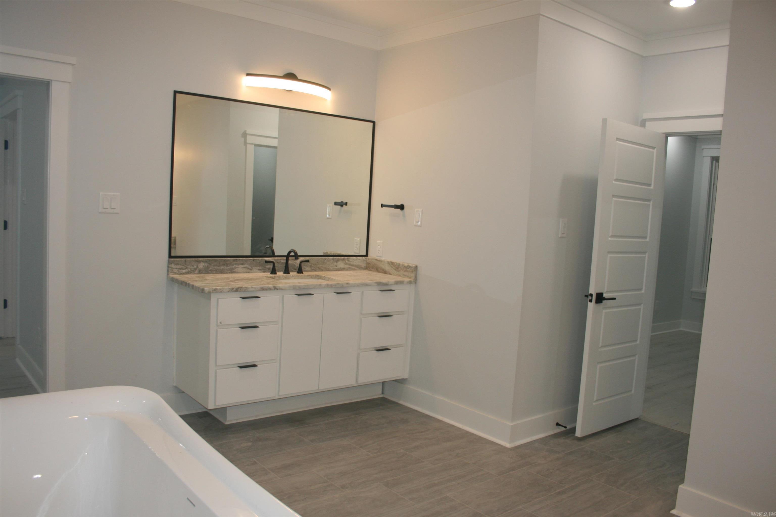 CREEKSIDE - Residential