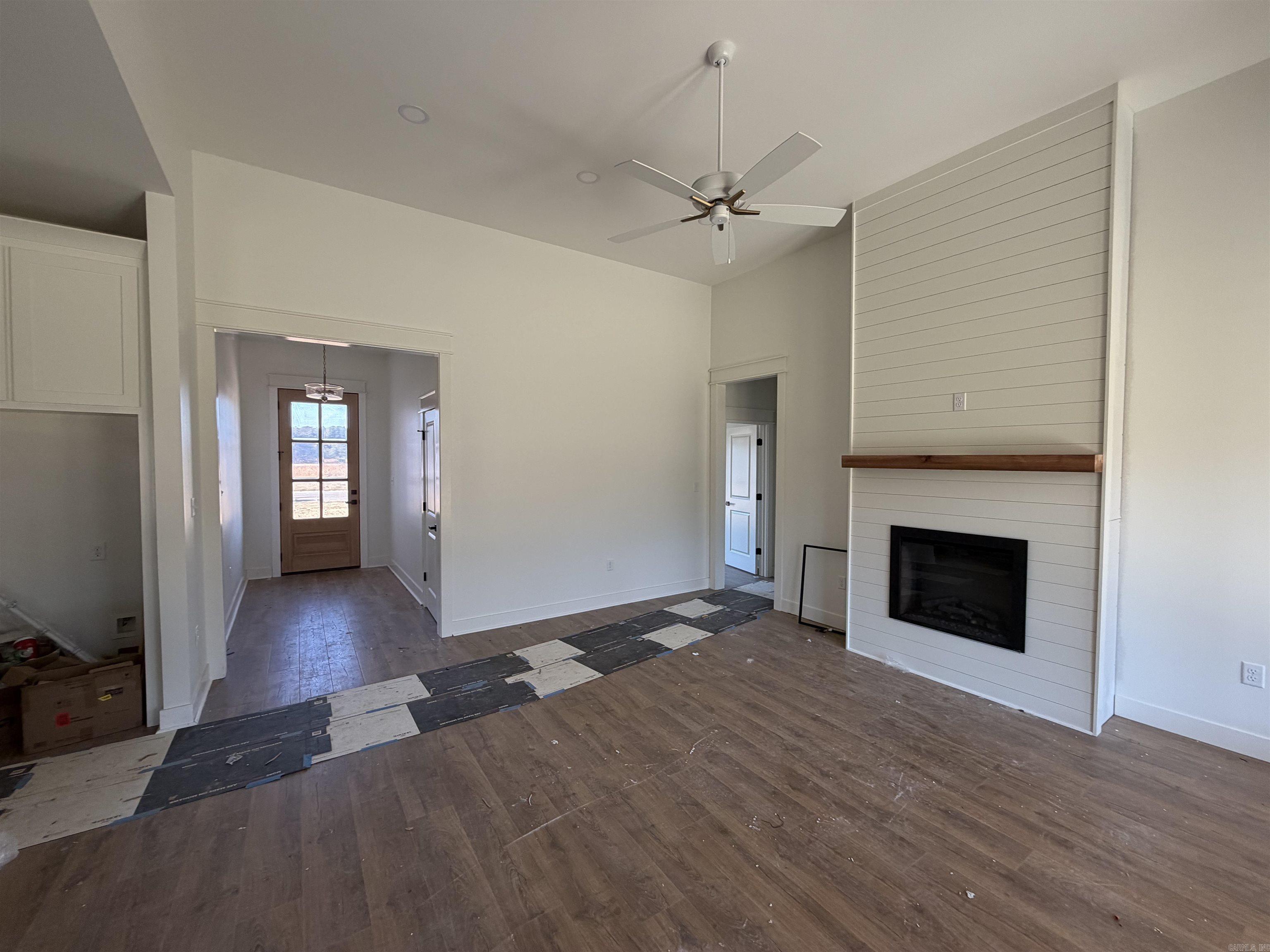 SUNSET LANDING - Residential