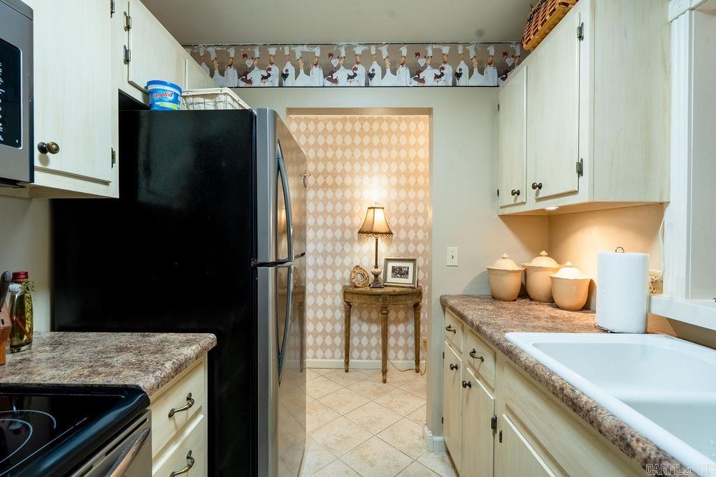 LAKEWOOD HILLS CONDO - Residential