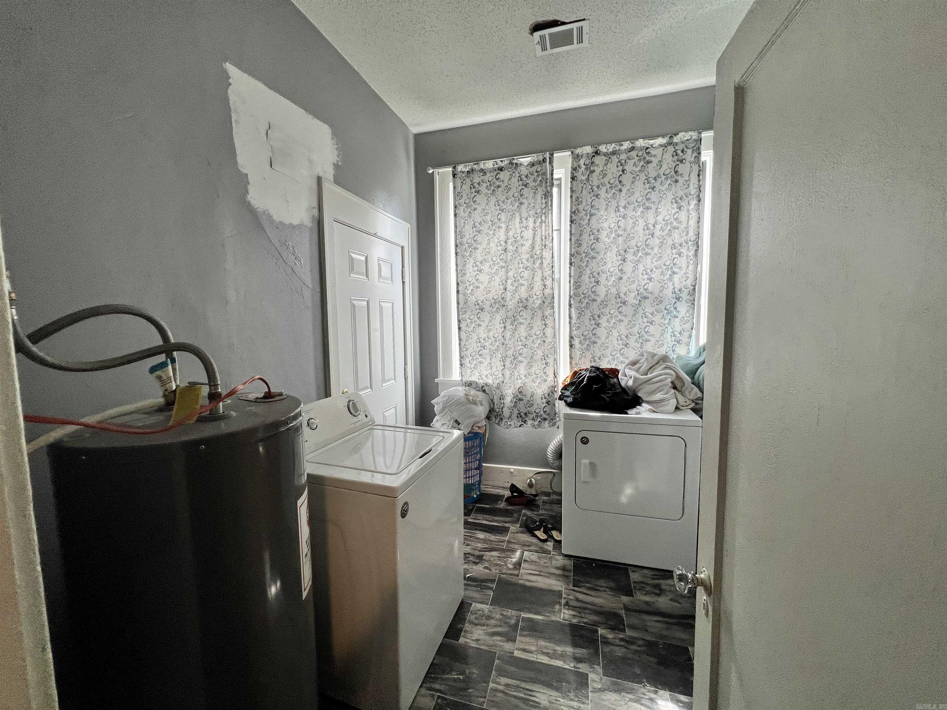 SAXONS DR R L - Residential