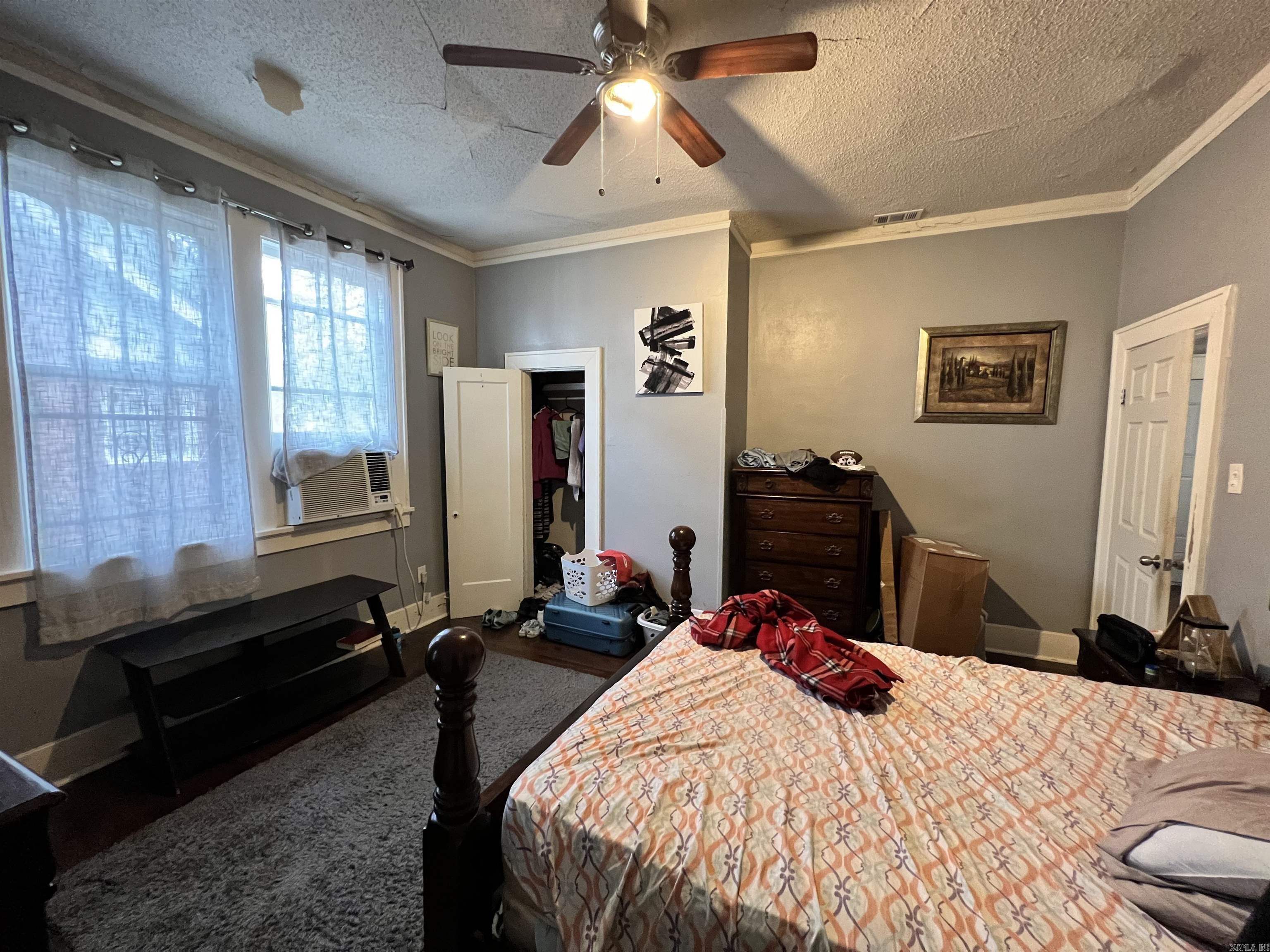 SAXONS DR R L - Residential