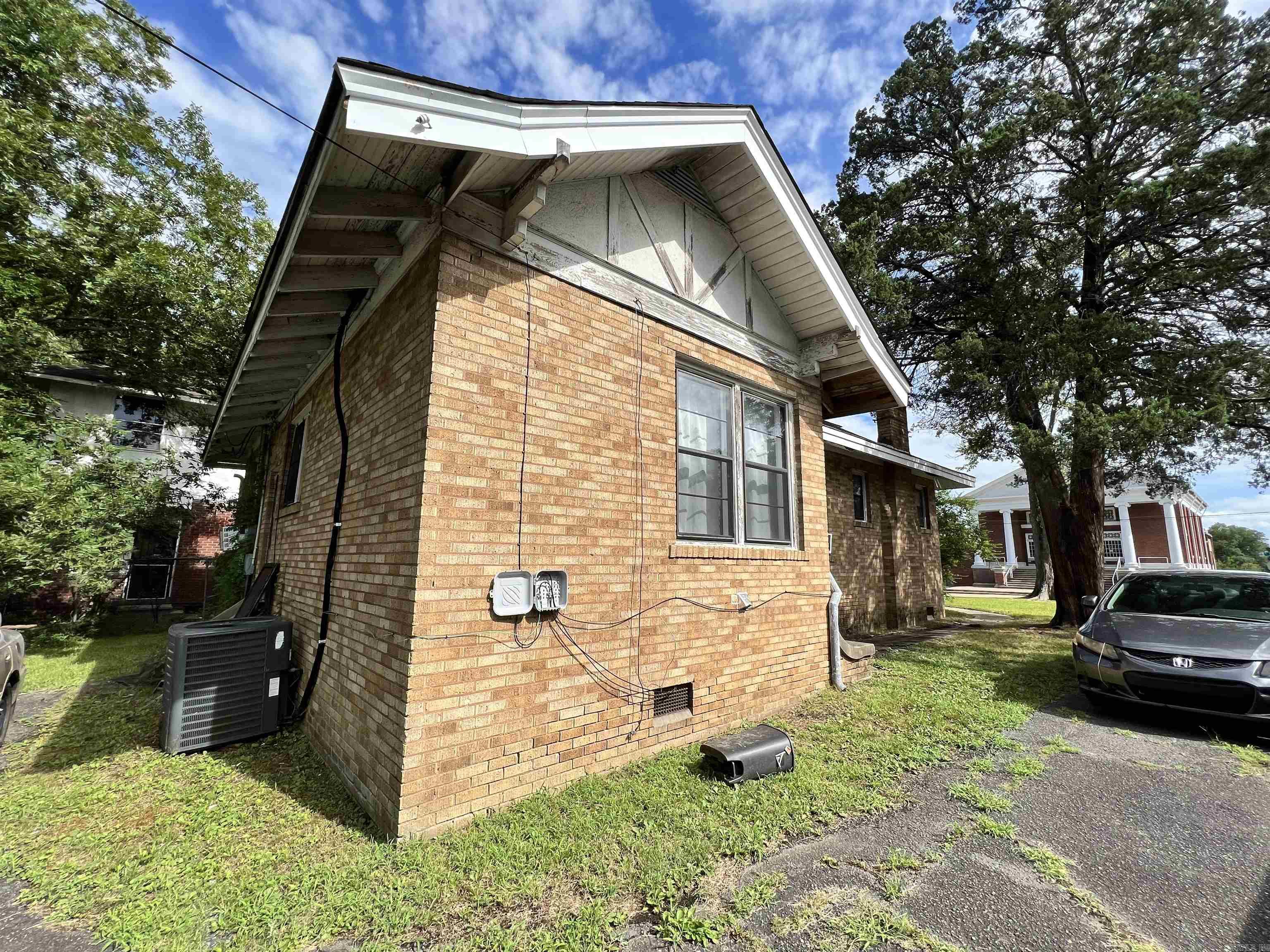 SAXONS DR R L - Residential