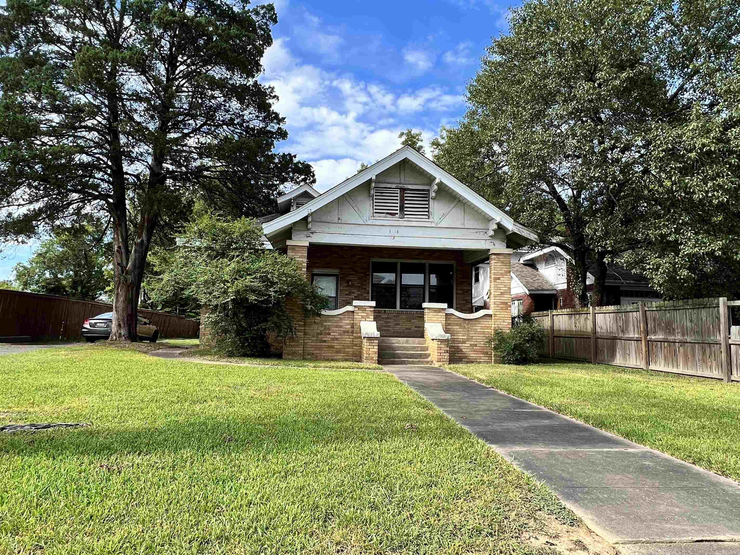 SAXONS DR R L - Residential