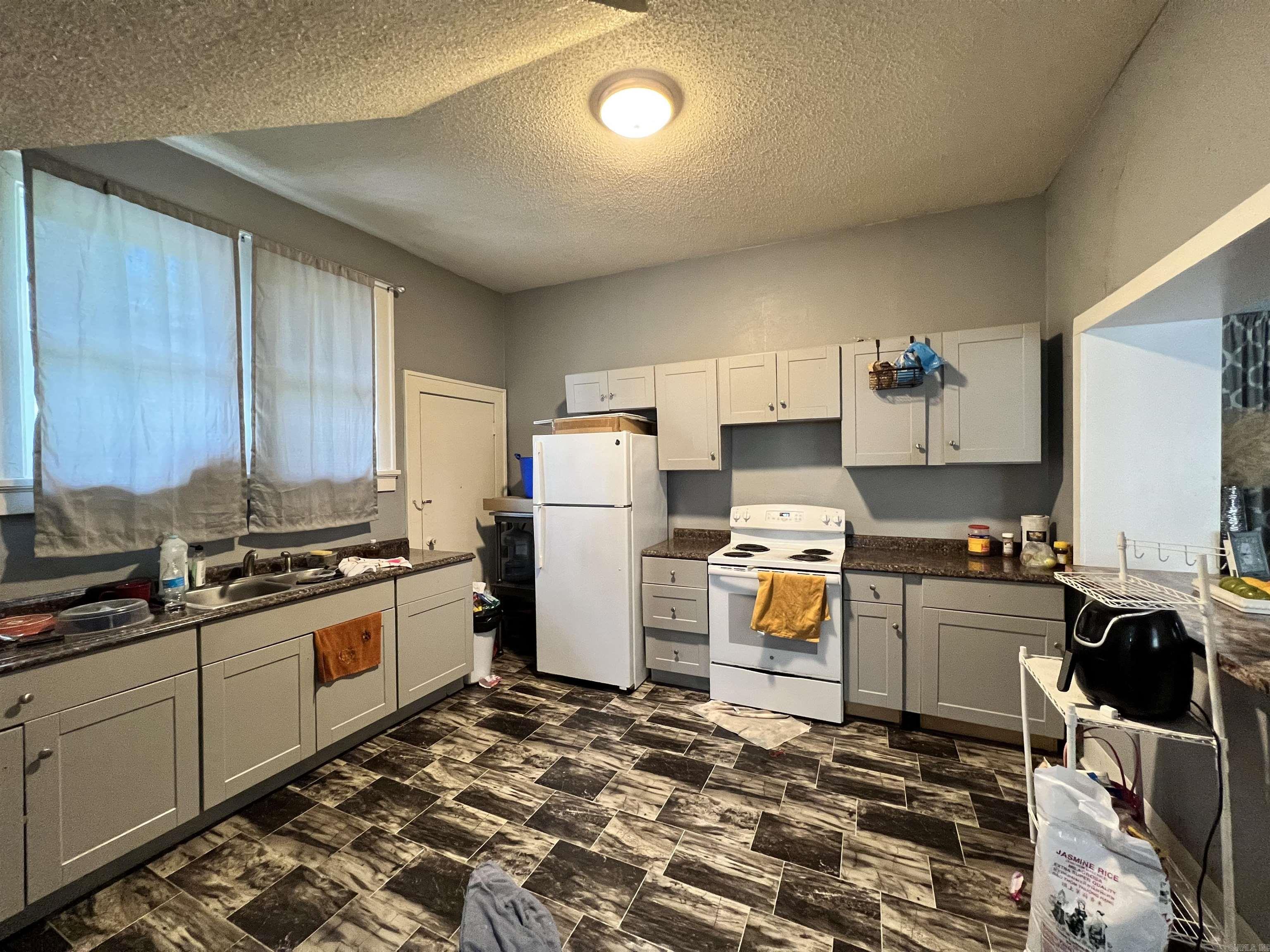 SAXONS DR R L - Residential