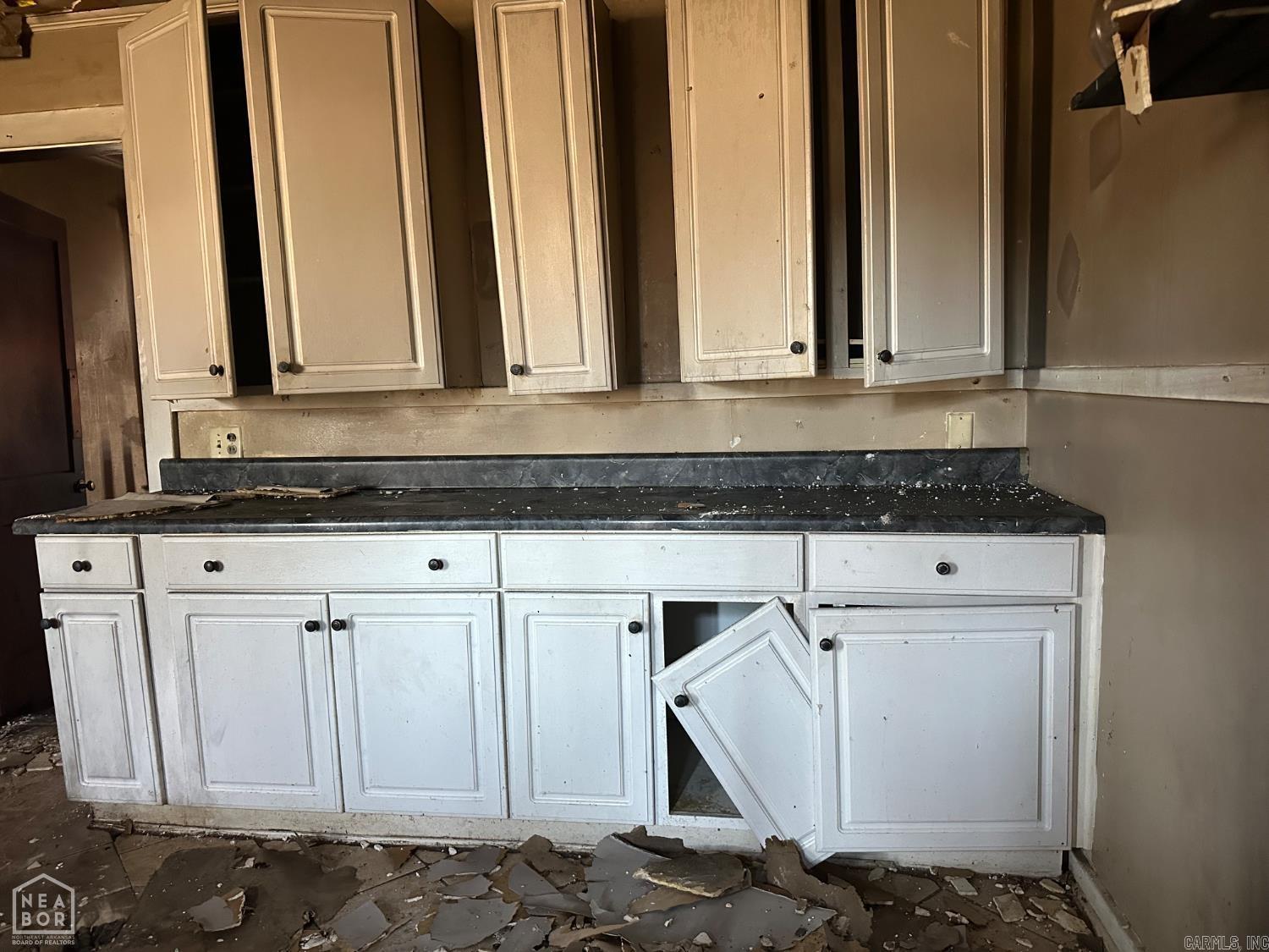 TOWN & COUNTRY - Residential