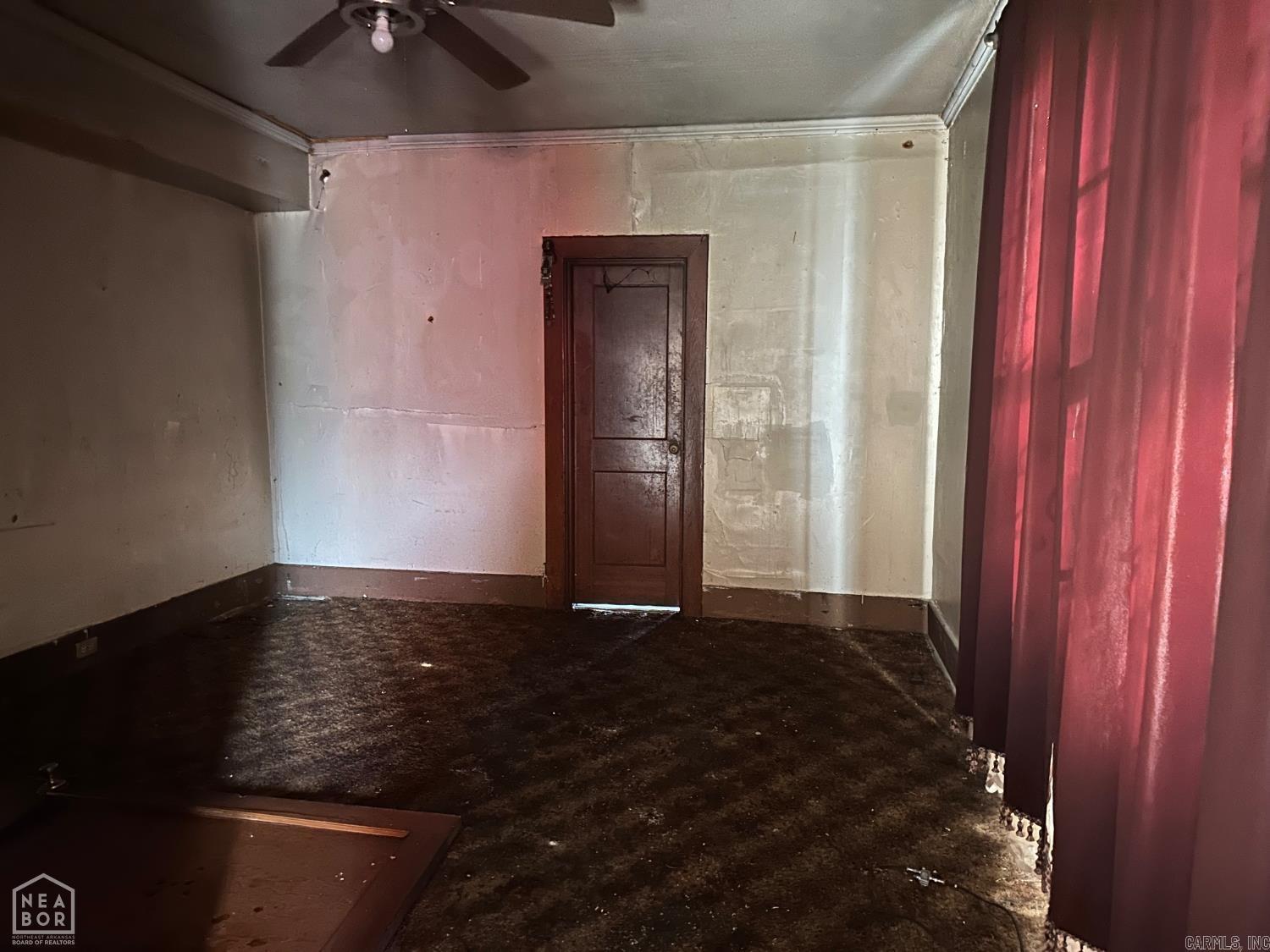 TOWN & COUNTRY - Residential