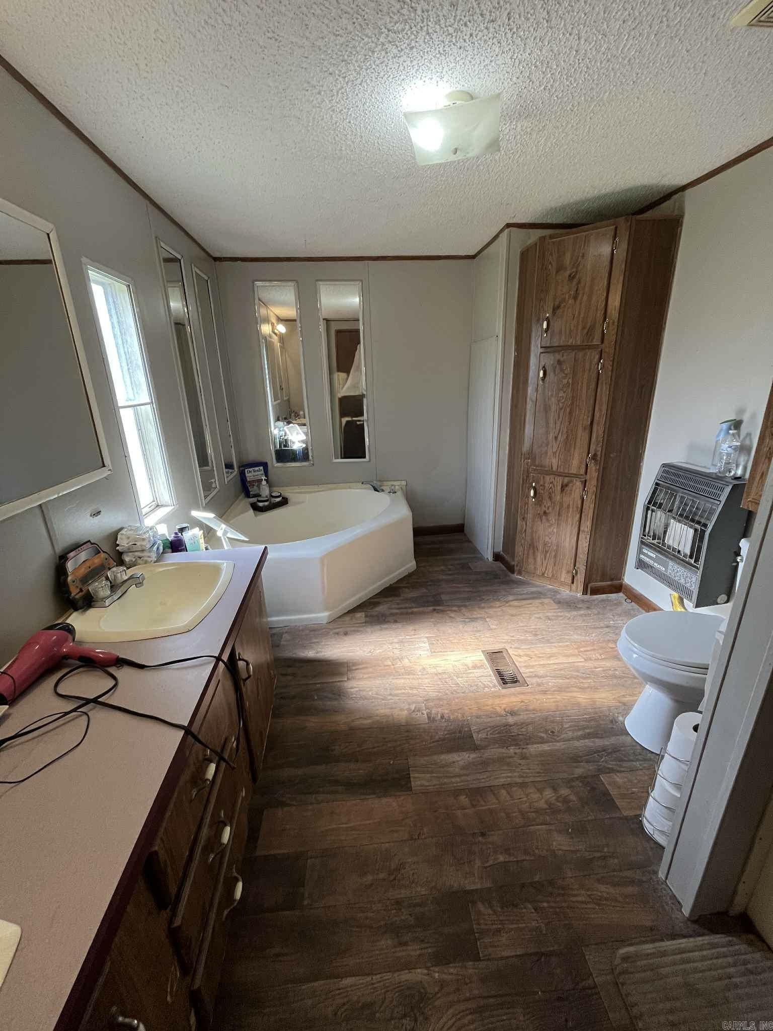 CHERRY VALLEY - Residential