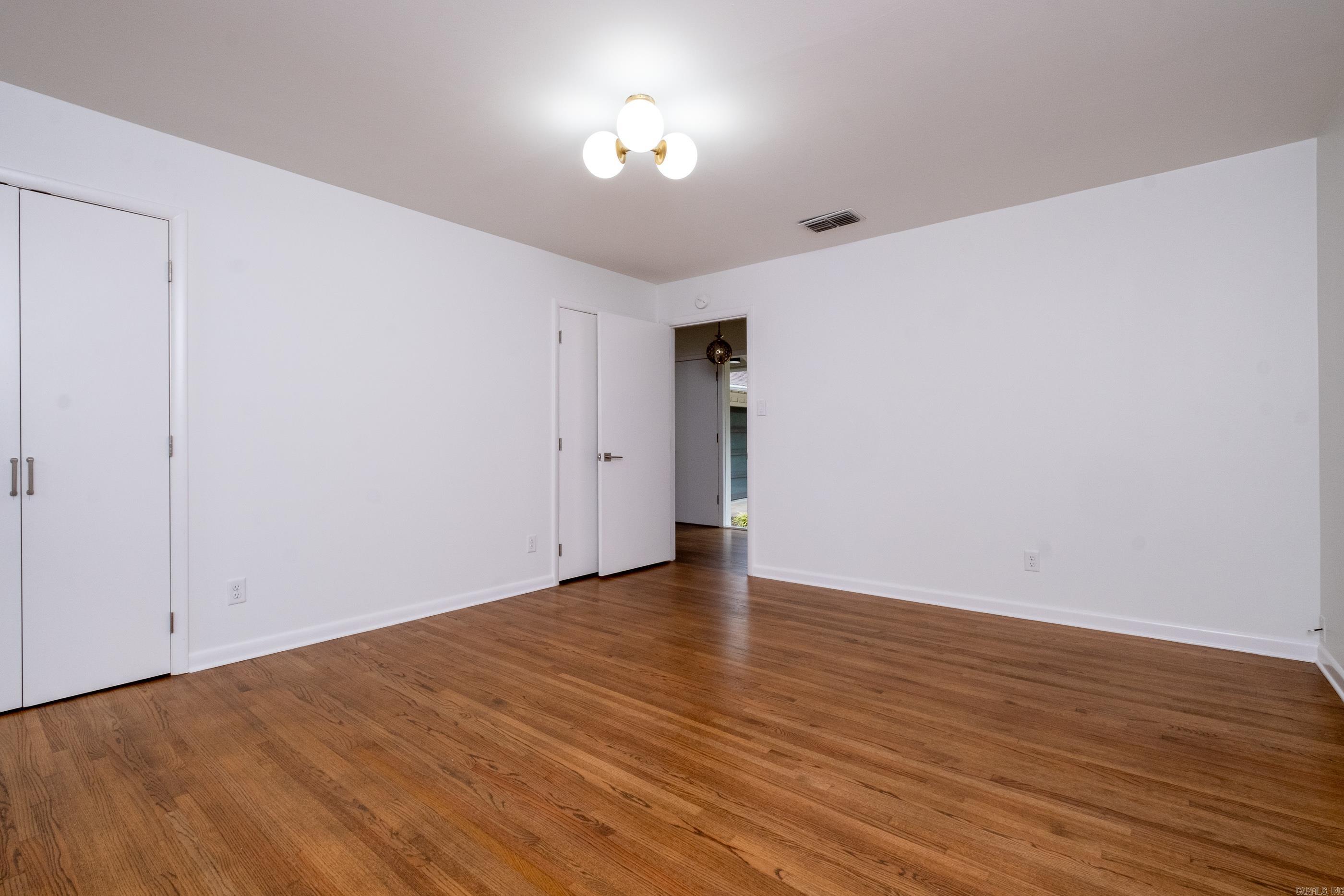 BROOKFIELD - Residential