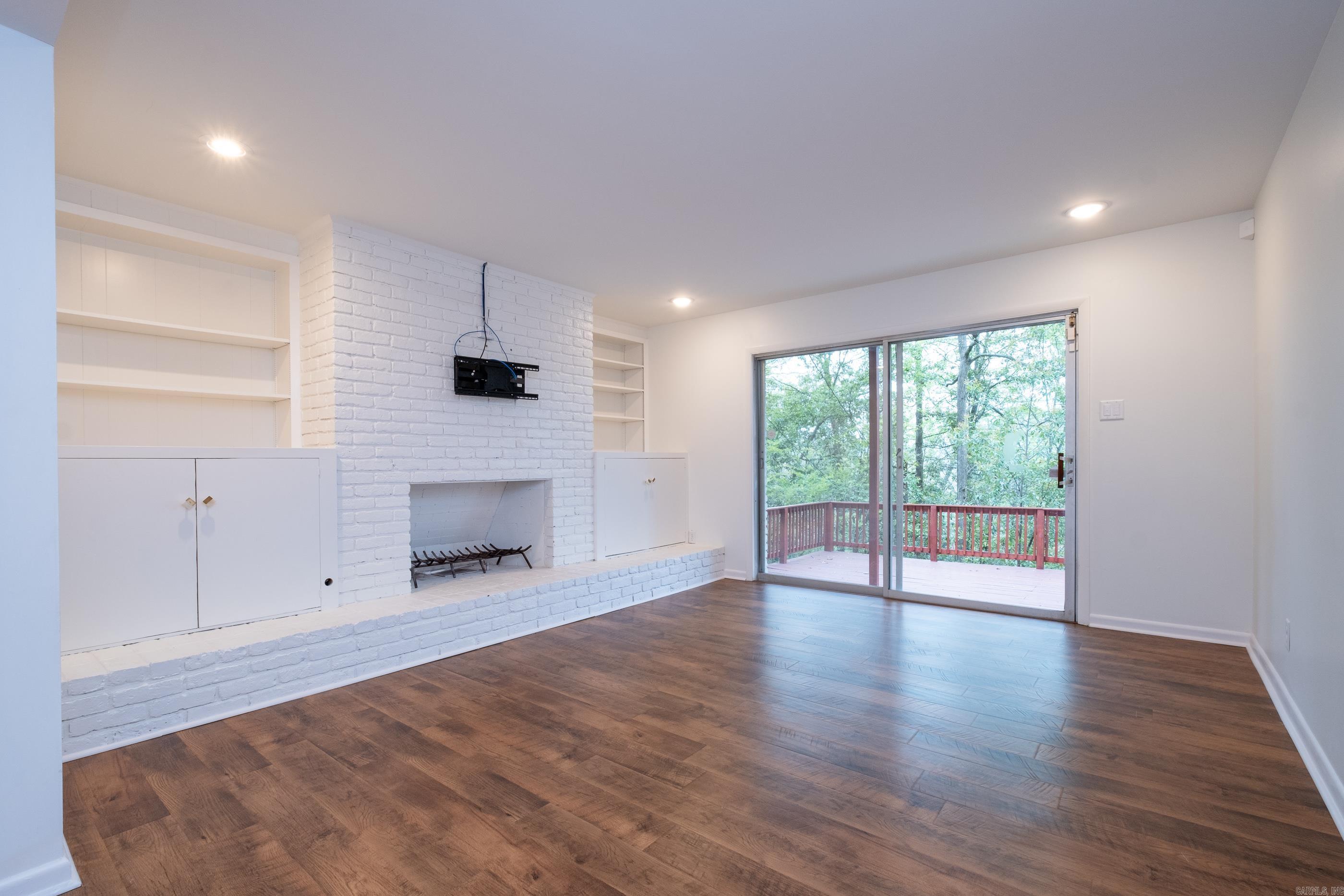 BROOKFIELD - Residential