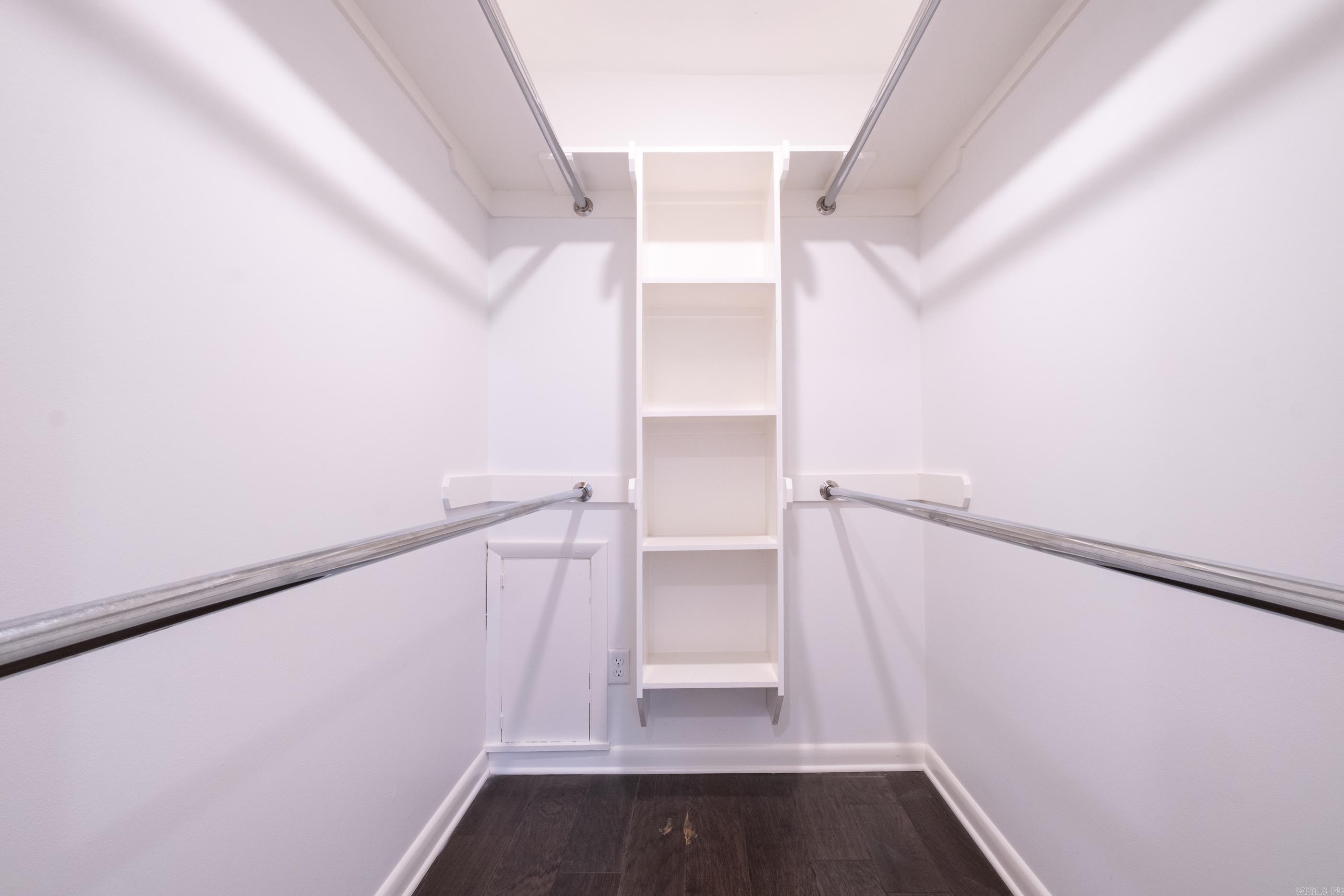 BROOKFIELD - Residential