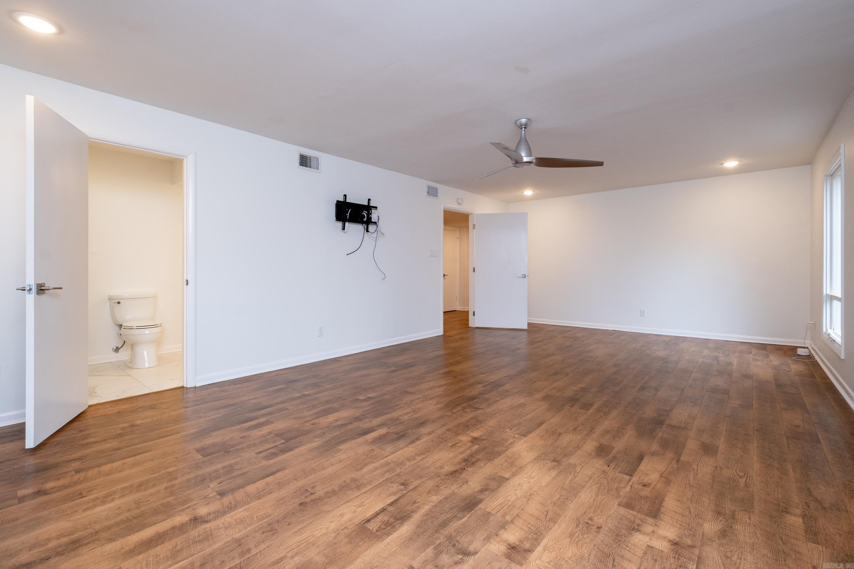 BROOKFIELD - Residential