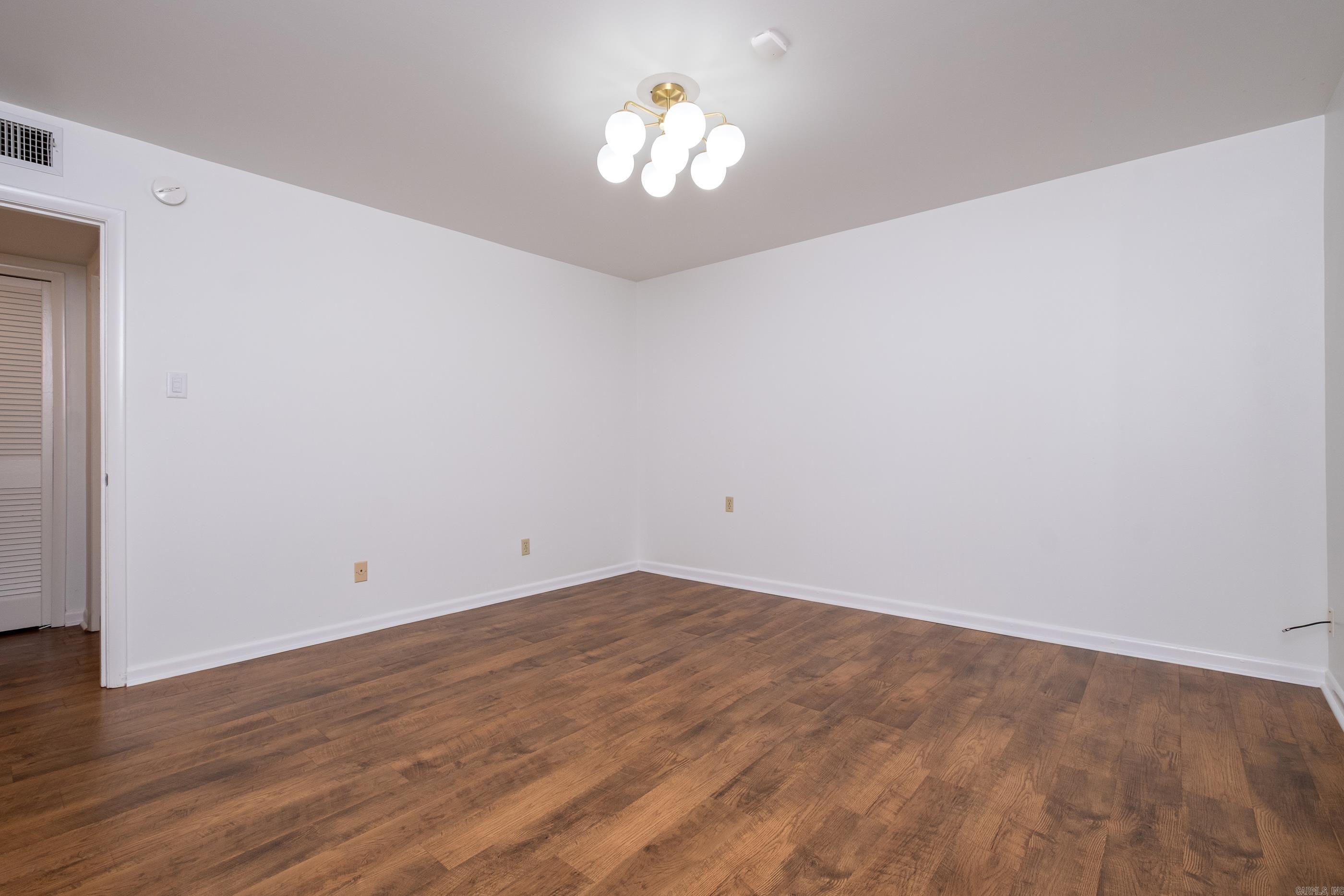 BROOKFIELD - Residential