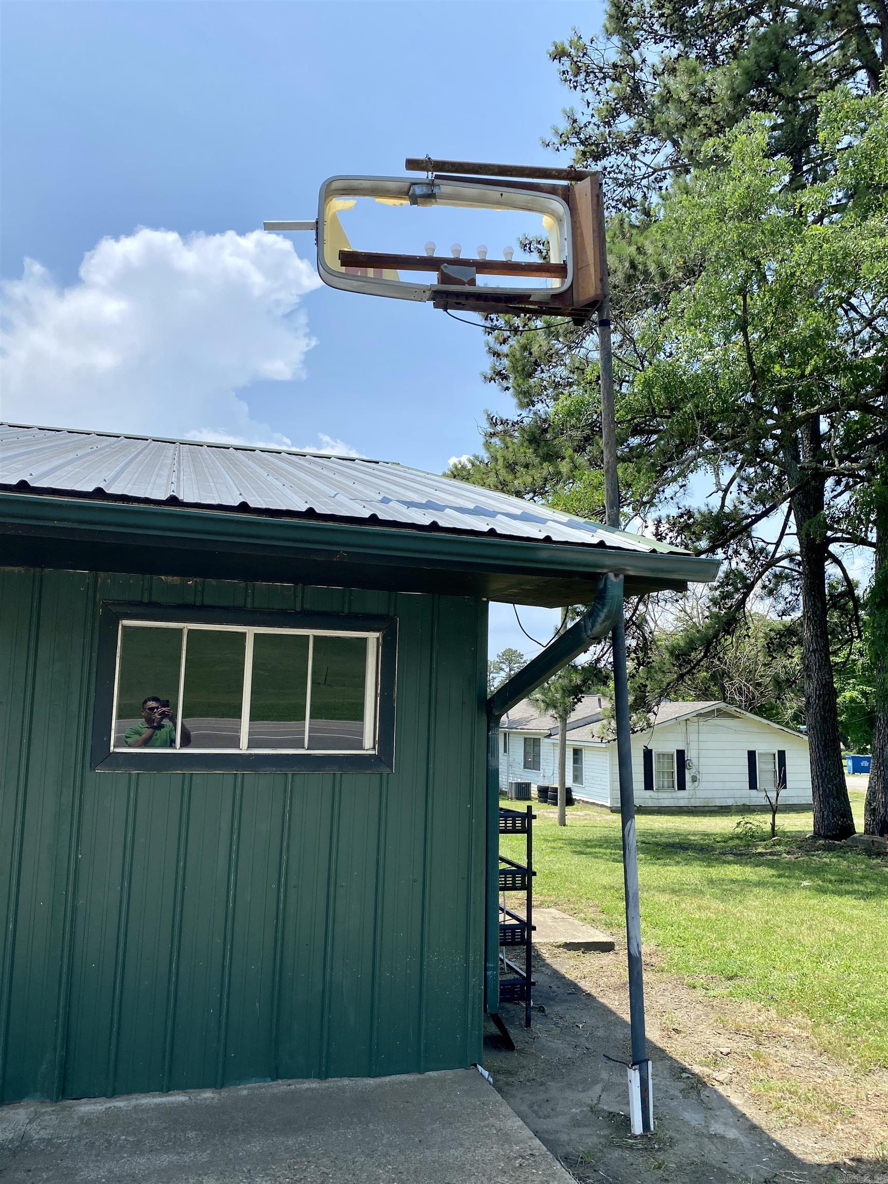 Metes & Bounds - Commercial Sale