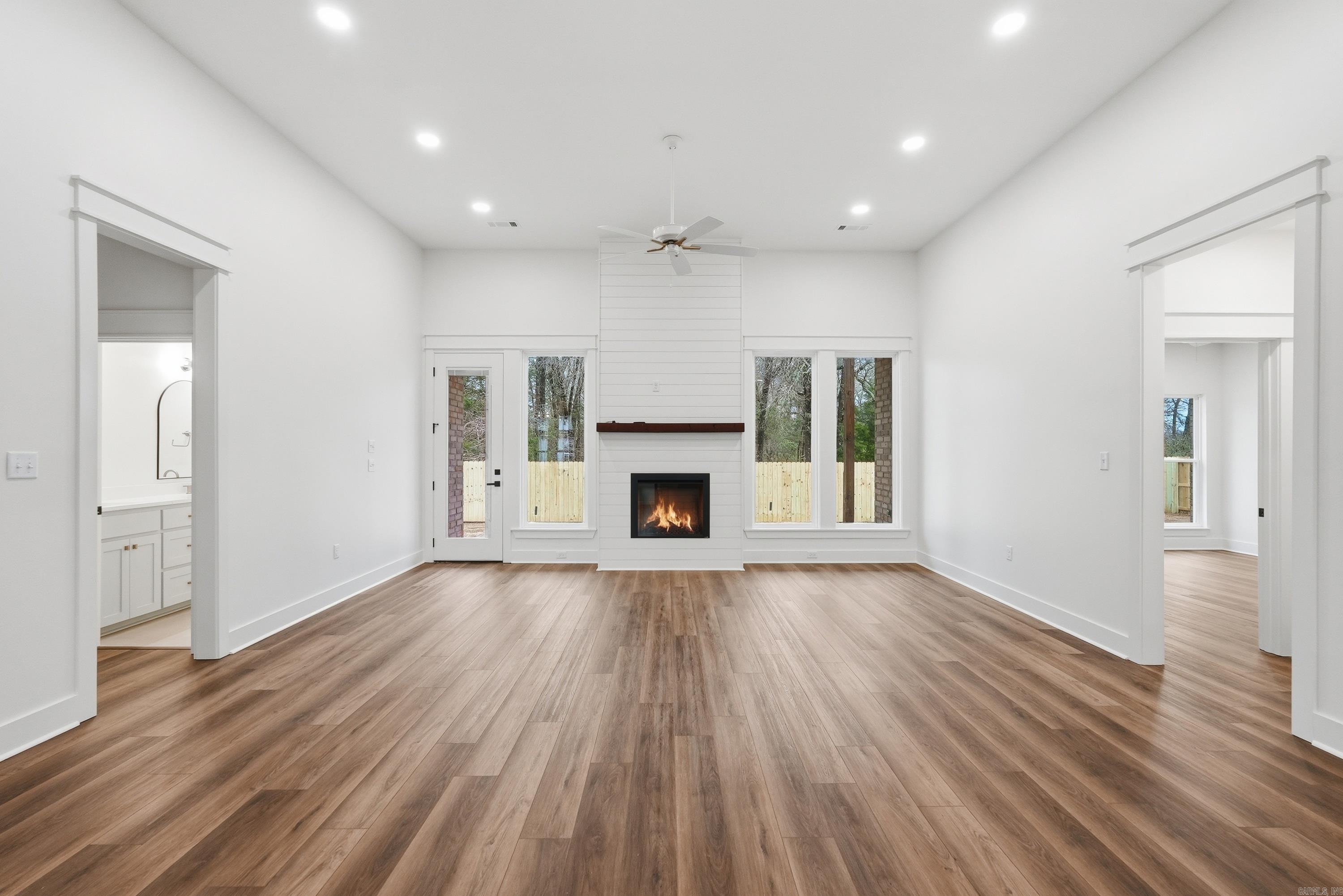 SUNSET LANDING - Residential