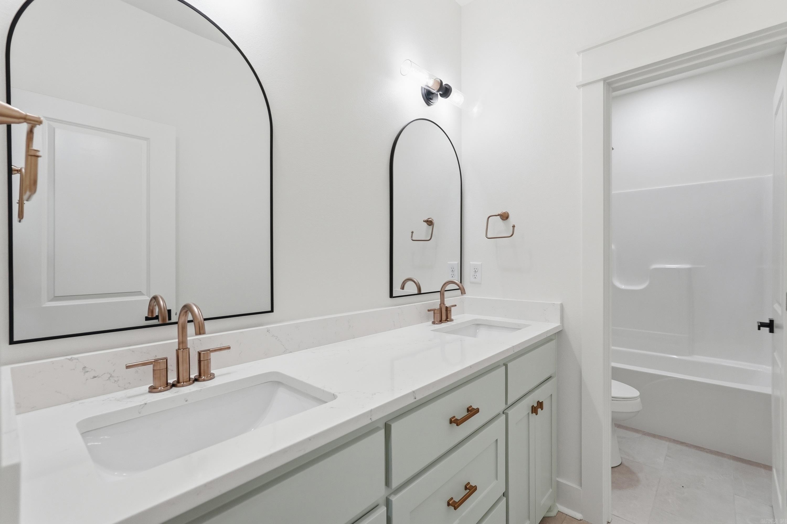 SUNSET LANDING - Residential