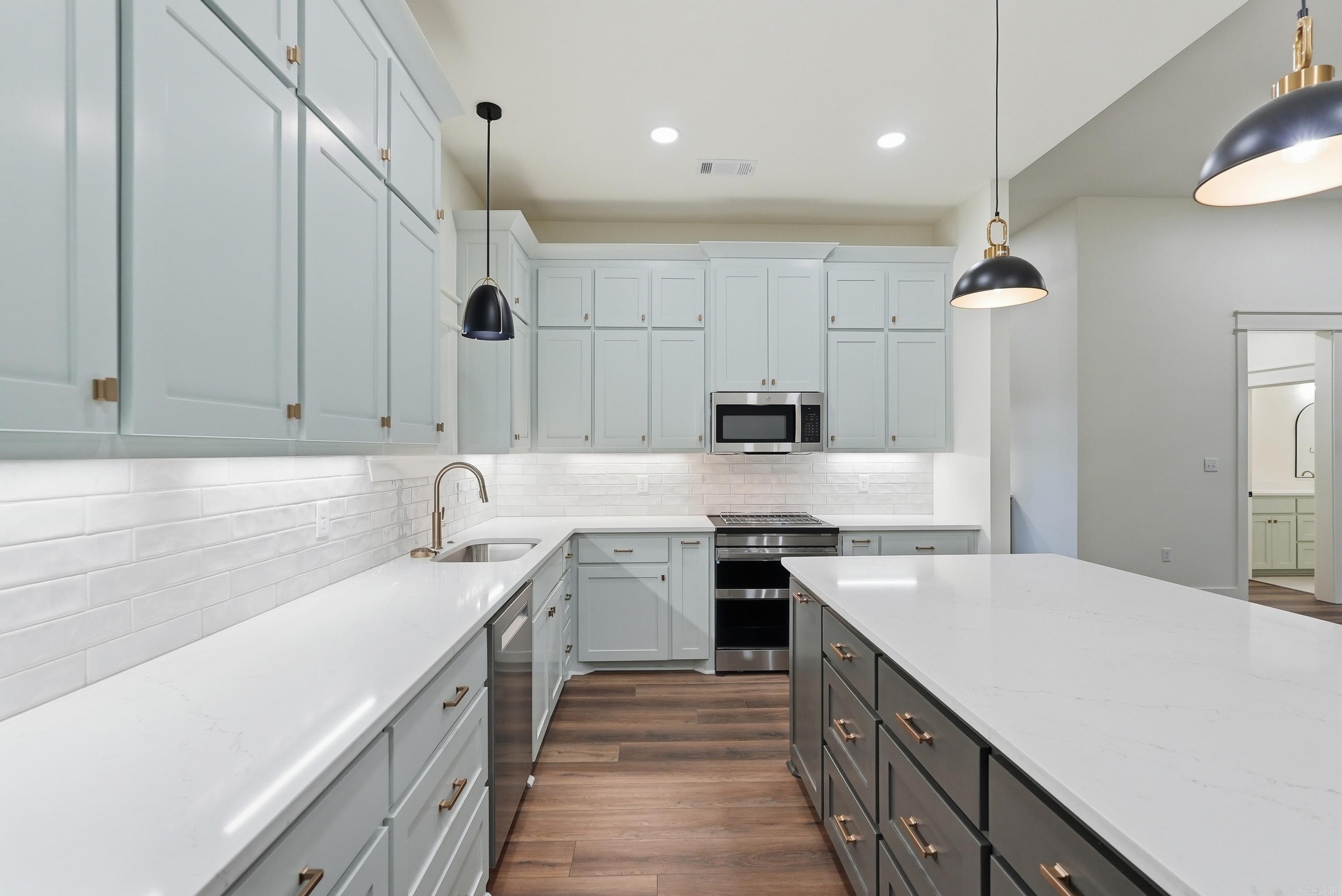 SUNSET LANDING - Residential