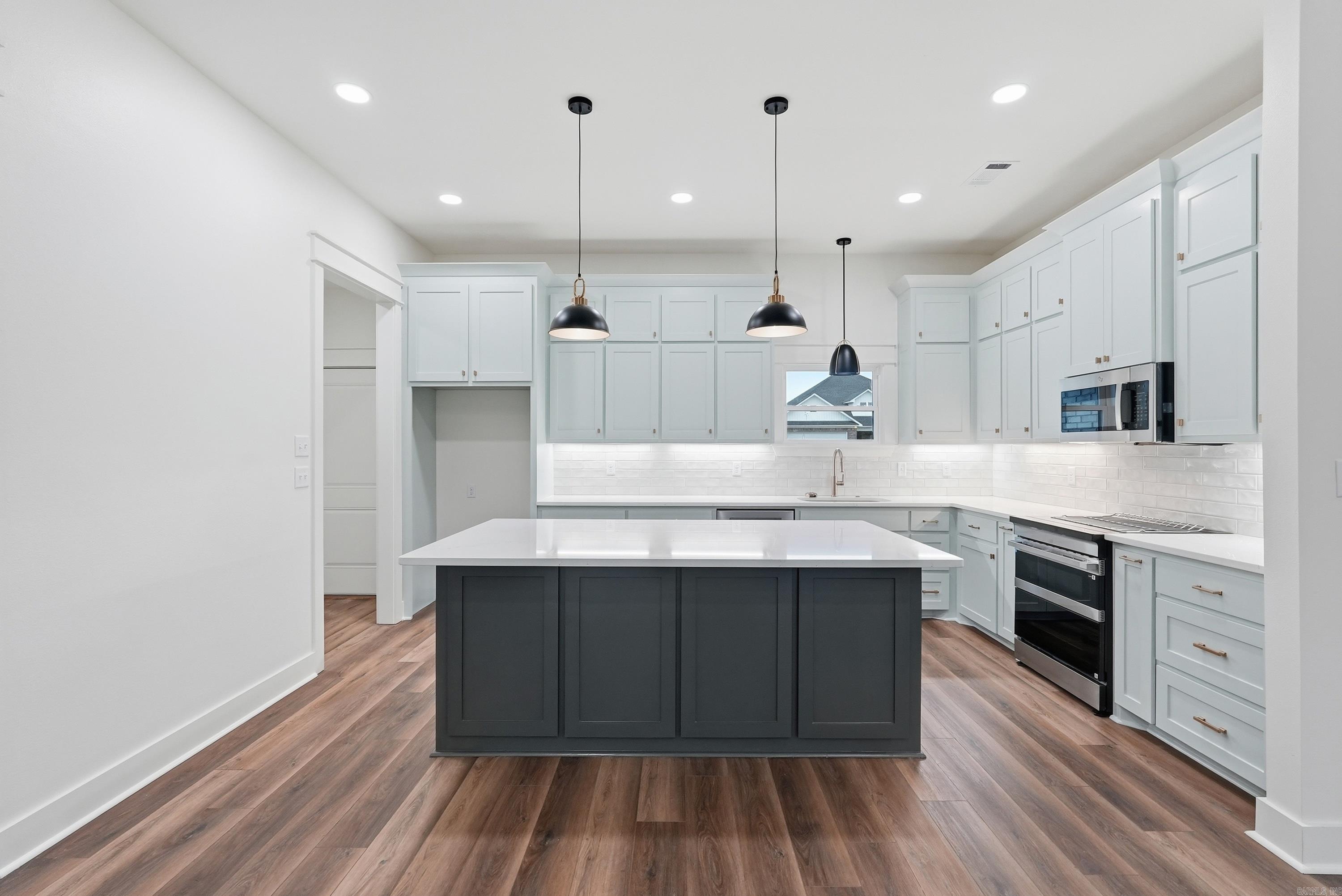 SUNSET LANDING - Residential