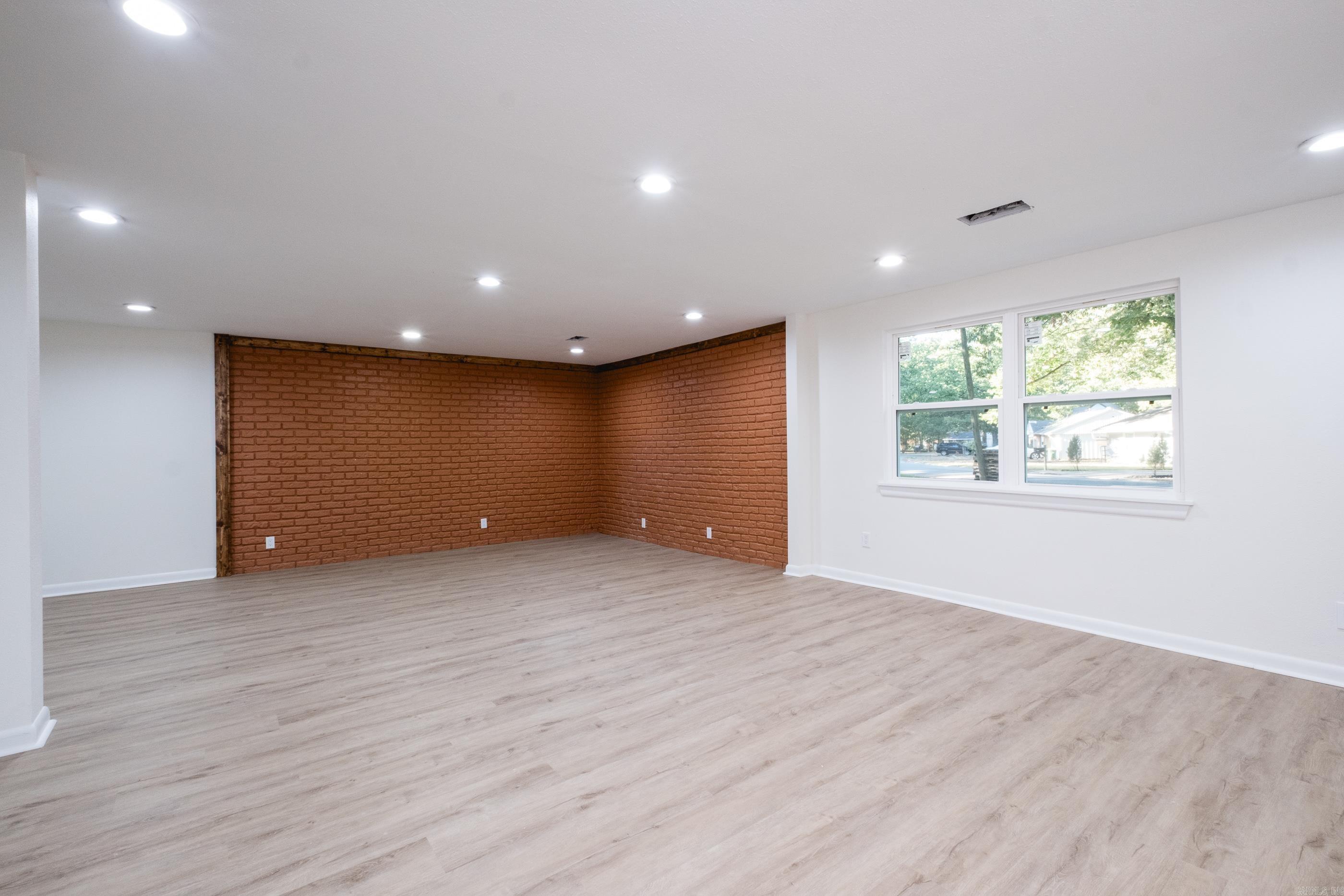 BELMONT - Residential