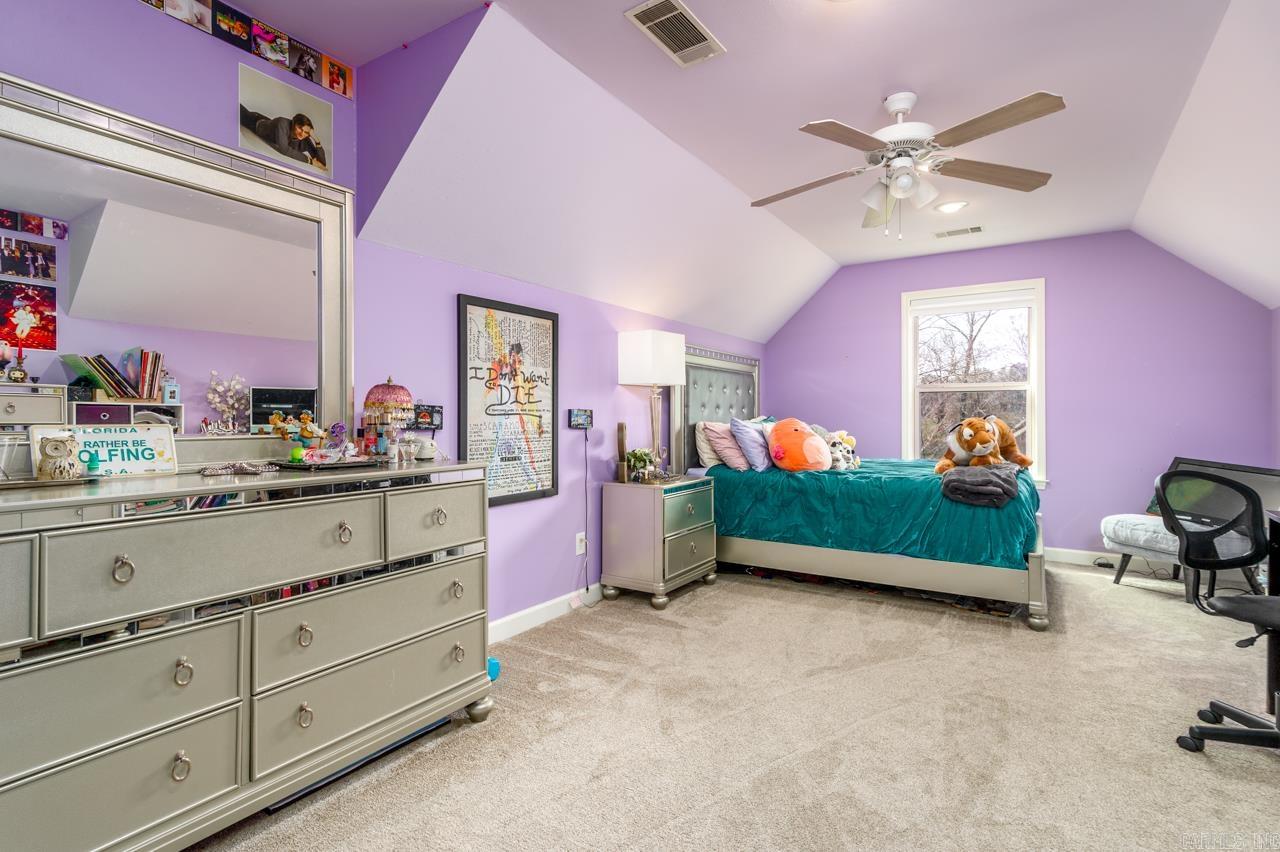 WOODLANDS EDGE - Residential