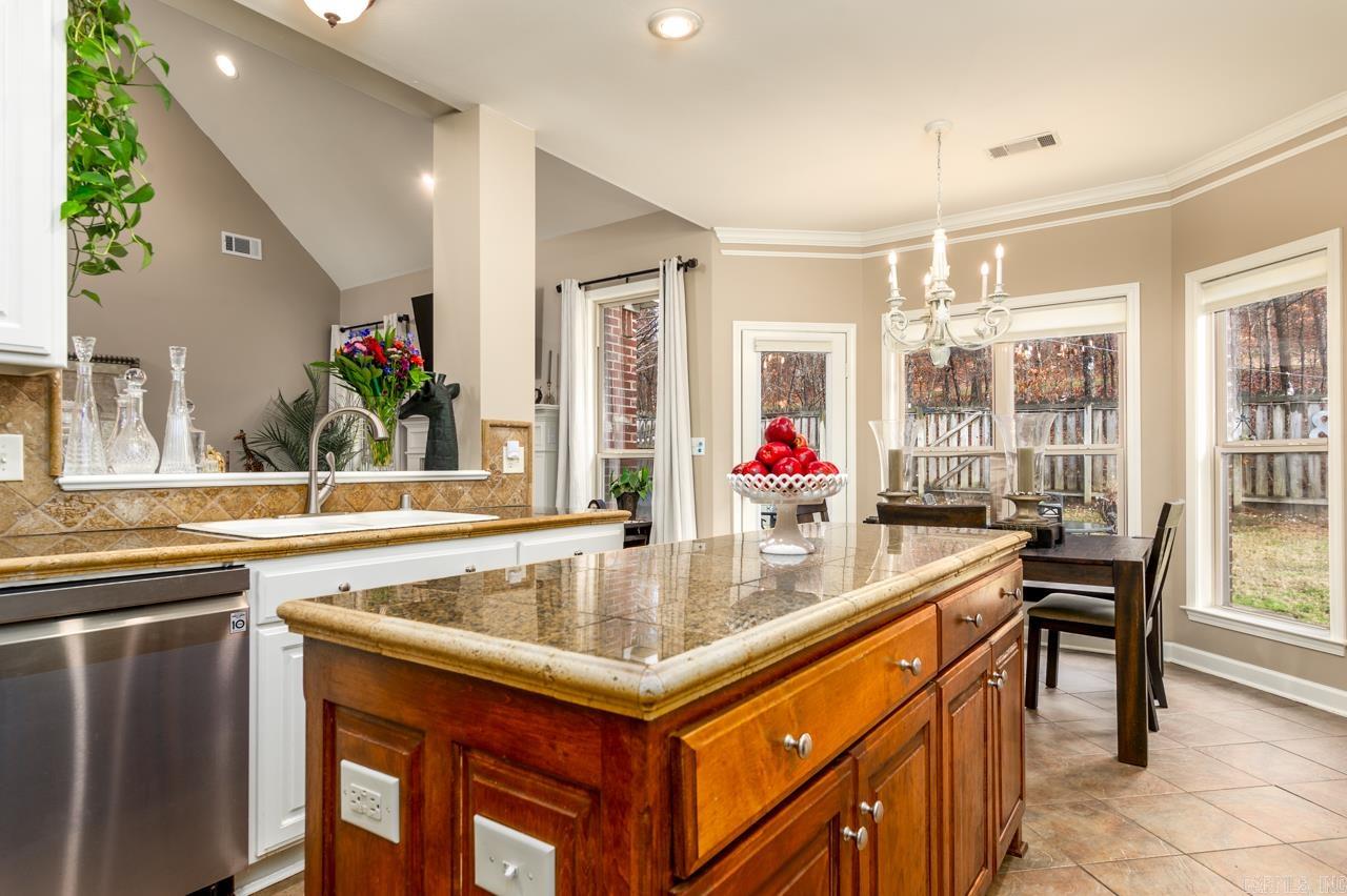 WOODLANDS EDGE - Residential