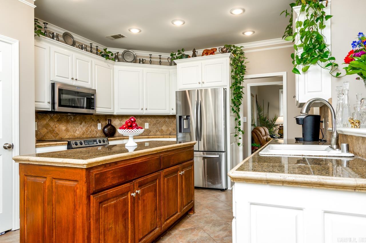 WOODLANDS EDGE - Residential