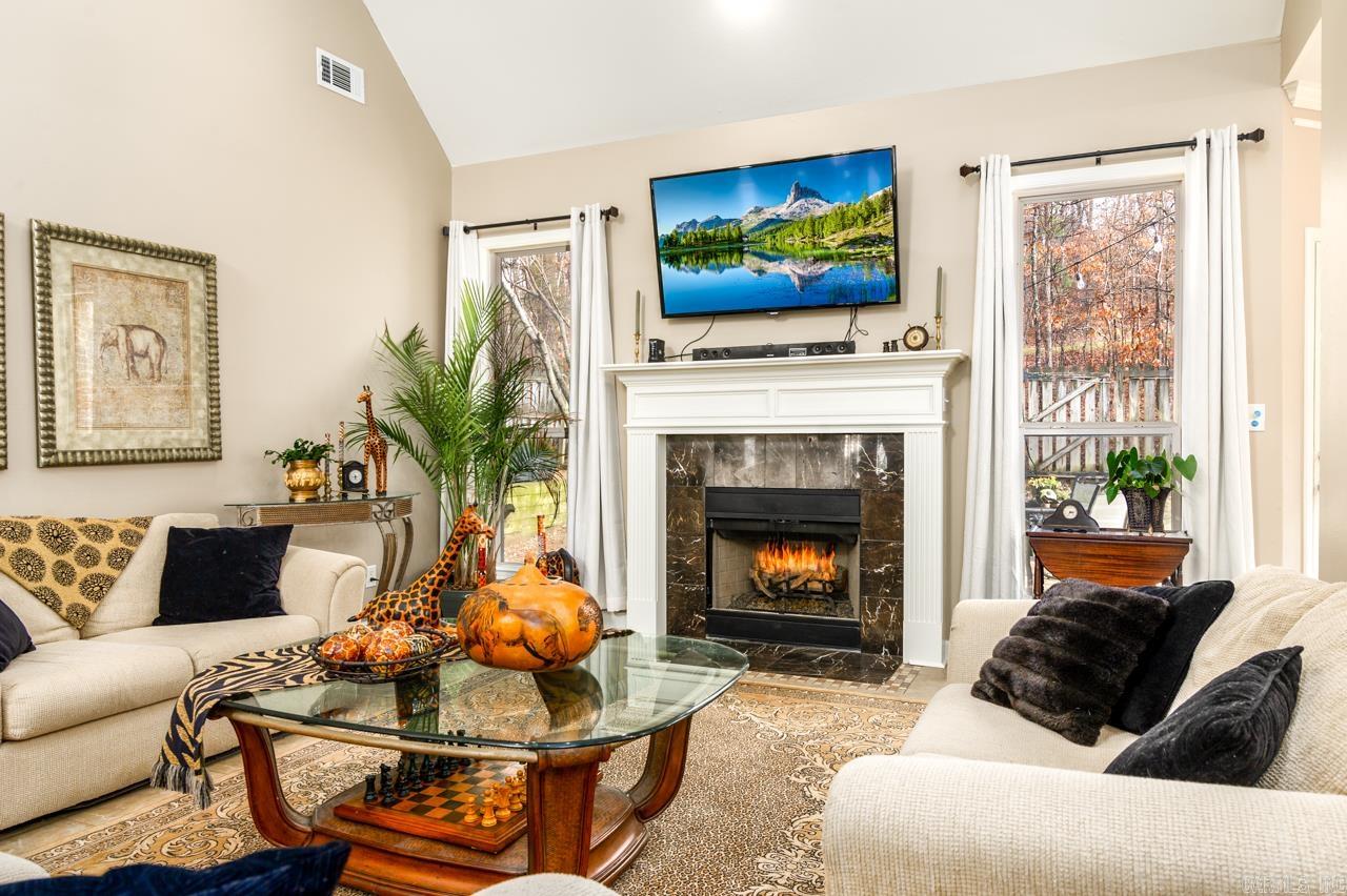 WOODLANDS EDGE - Residential