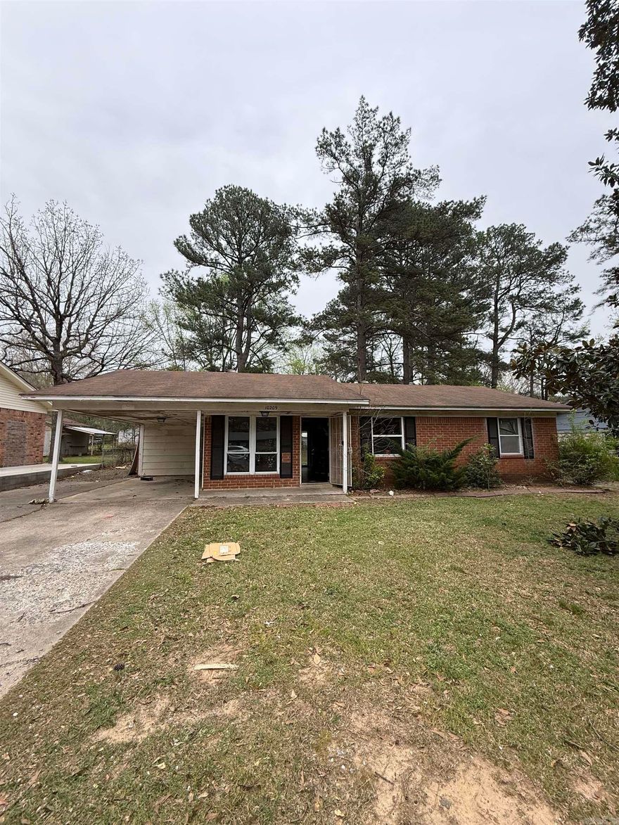 Well-maintained 3-bedroom, 2 baths home located in Southwest Little Rock. This property offers a functional floor plan with comfortable living spaces and plenty of natural light. The spacious yard provides room for outdoor activities, entertaining, or future improvements. Conveniently located near shopping, dining, and major roadways for easy access throughout the city. Ideal opportunity for first-time homebuyers or investors. Schedule your showing today!