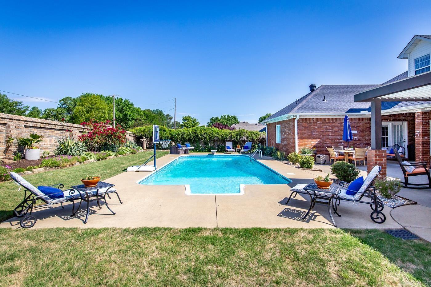 WINDCREST - Residential