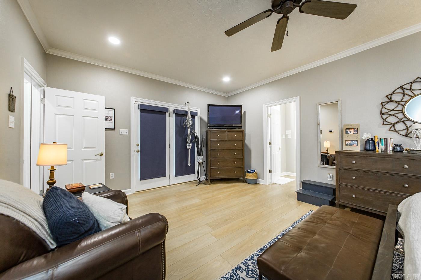 WINDCREST - Residential