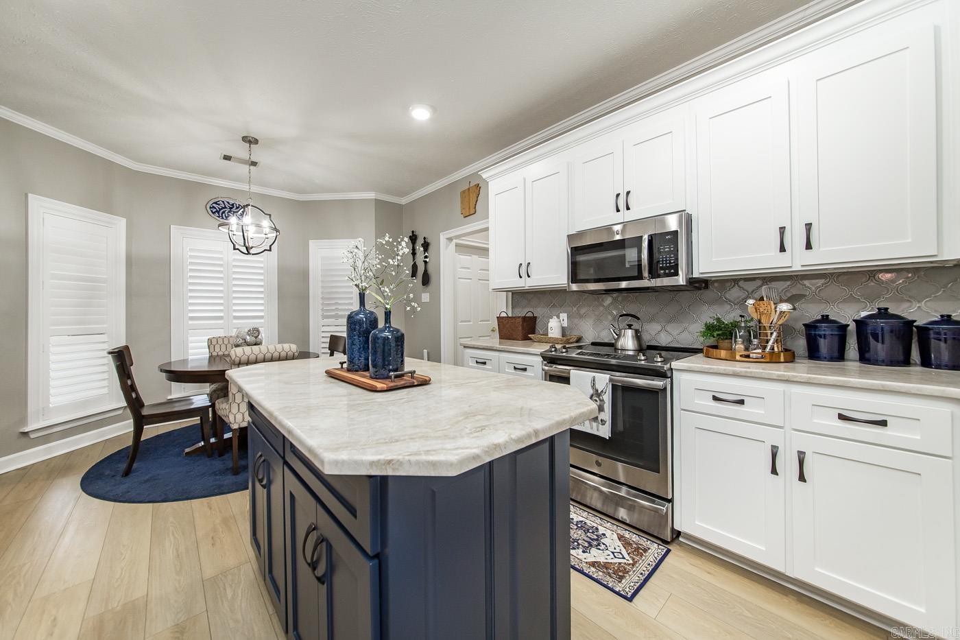 WINDCREST - Residential