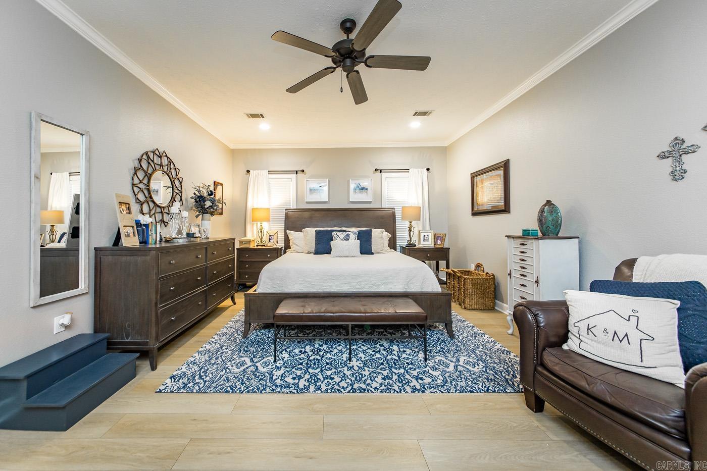 WINDCREST - Residential