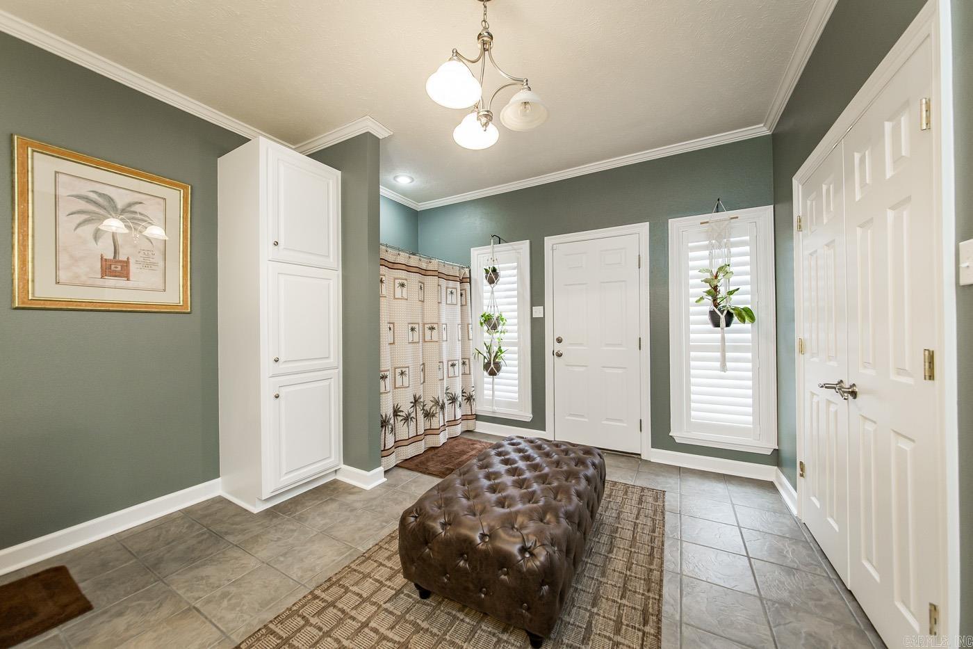 WINDCREST - Residential