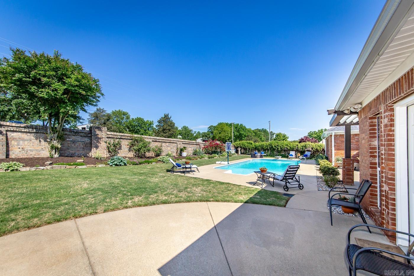 WINDCREST - Residential