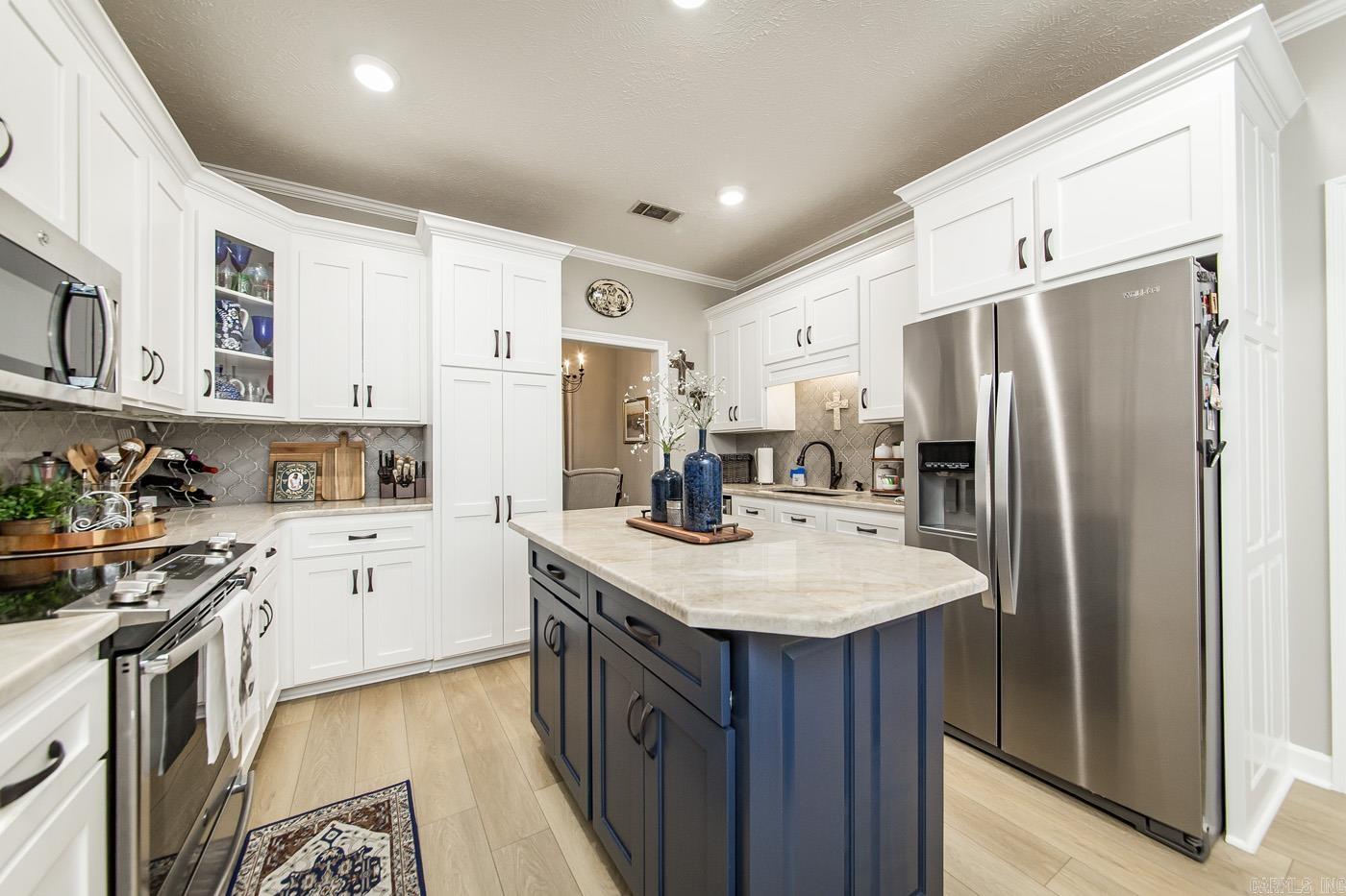 WINDCREST - Residential