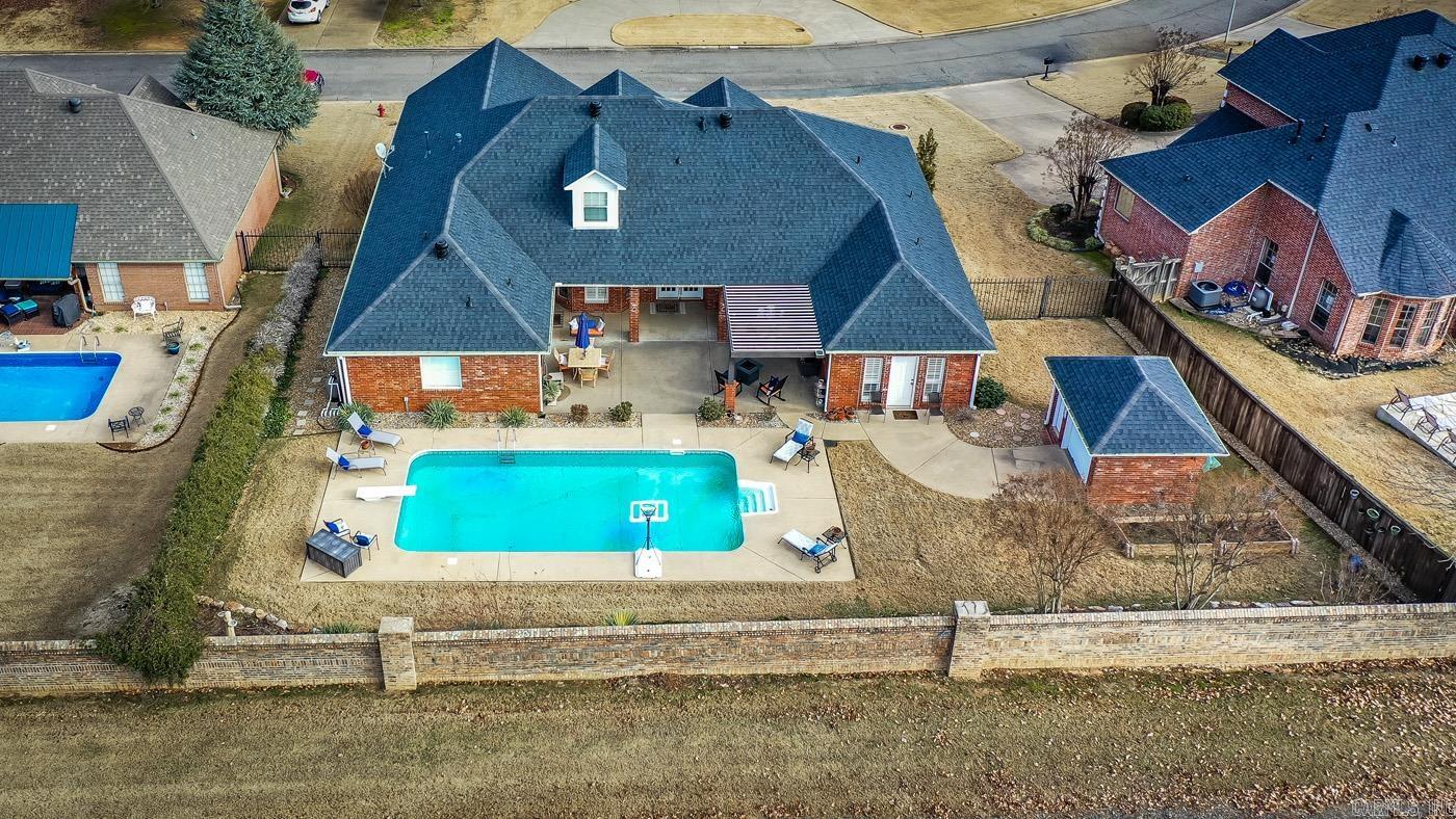 WINDCREST - Residential