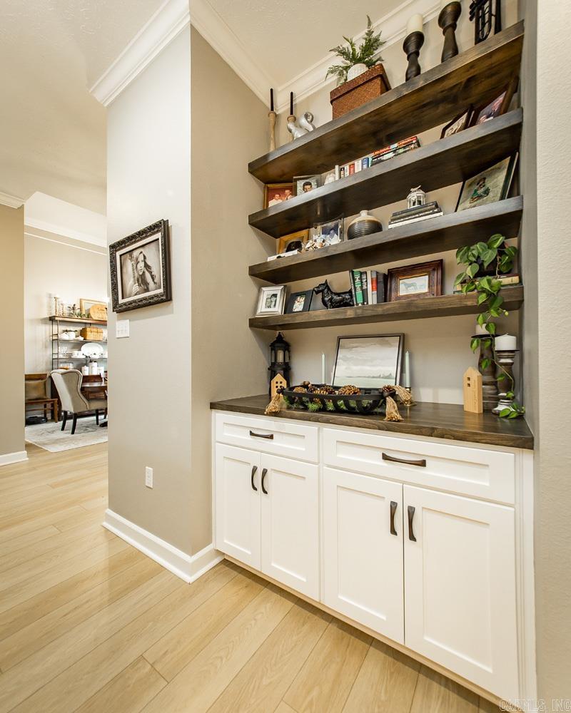 WINDCREST - Residential