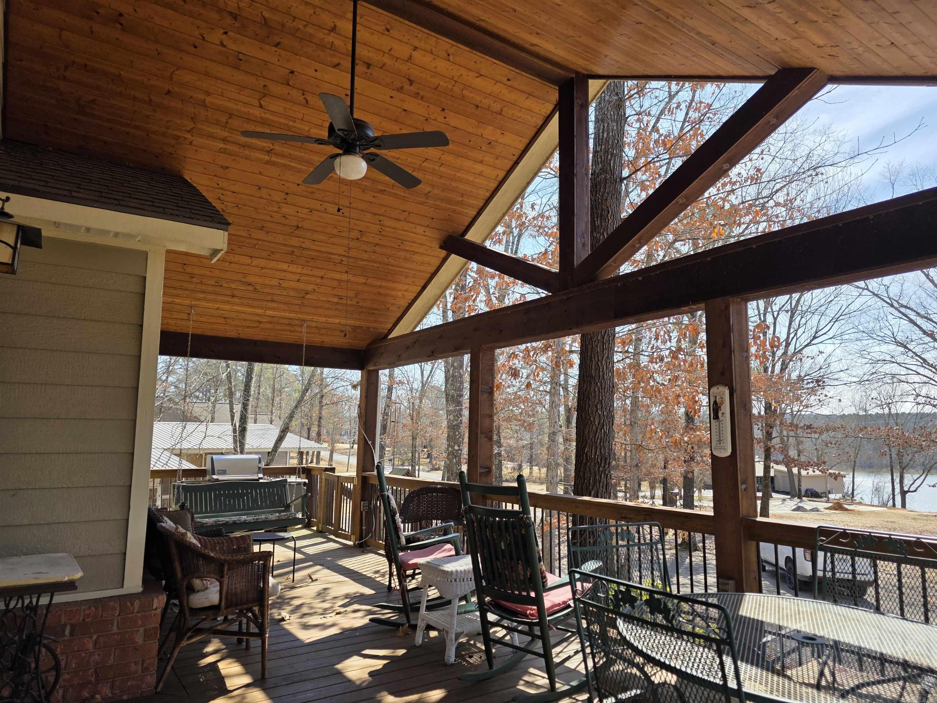 SKYPOINT ESTATES - LAKE - Residential