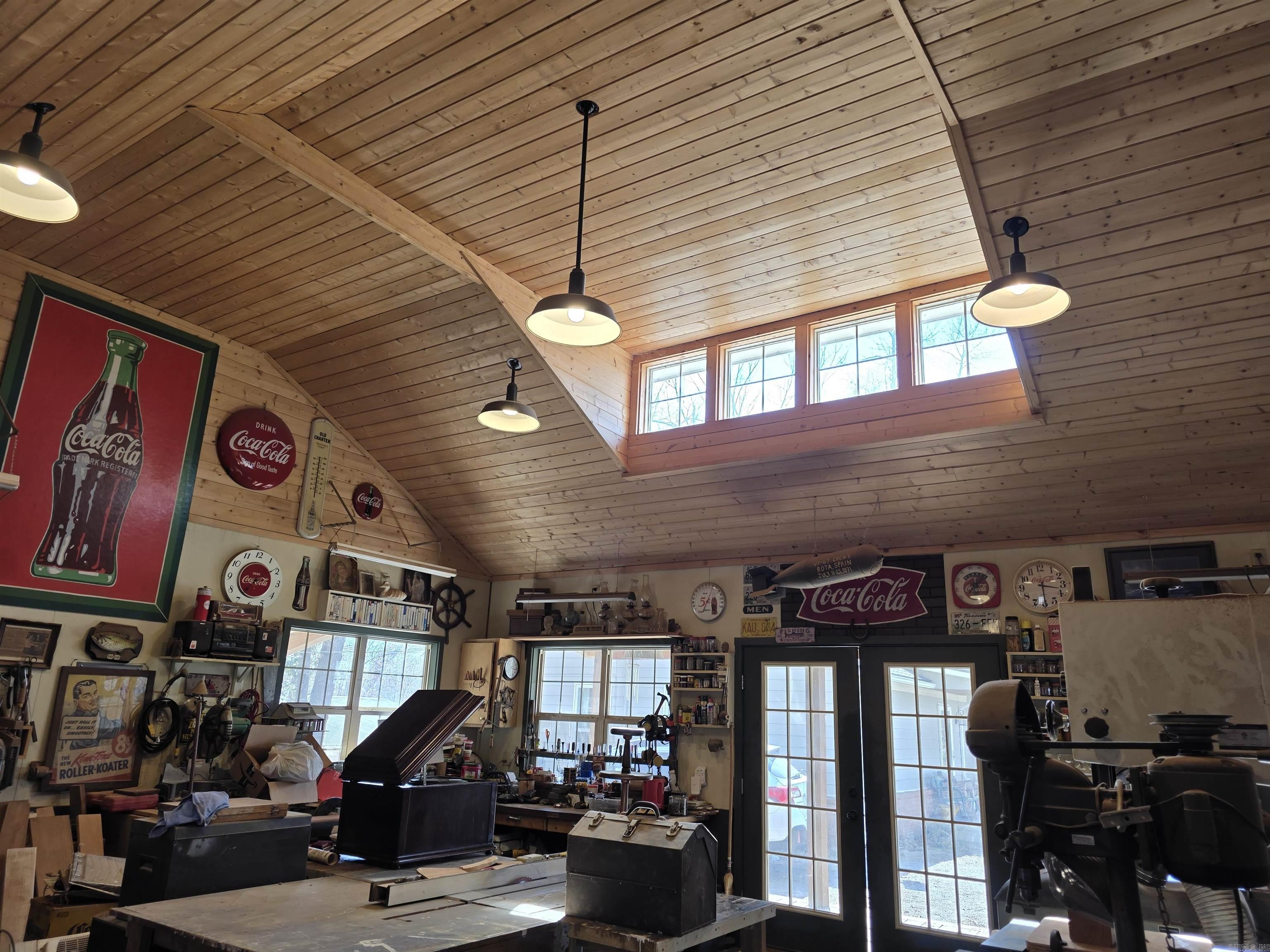 SKYPOINT ESTATES - LAKE - Residential