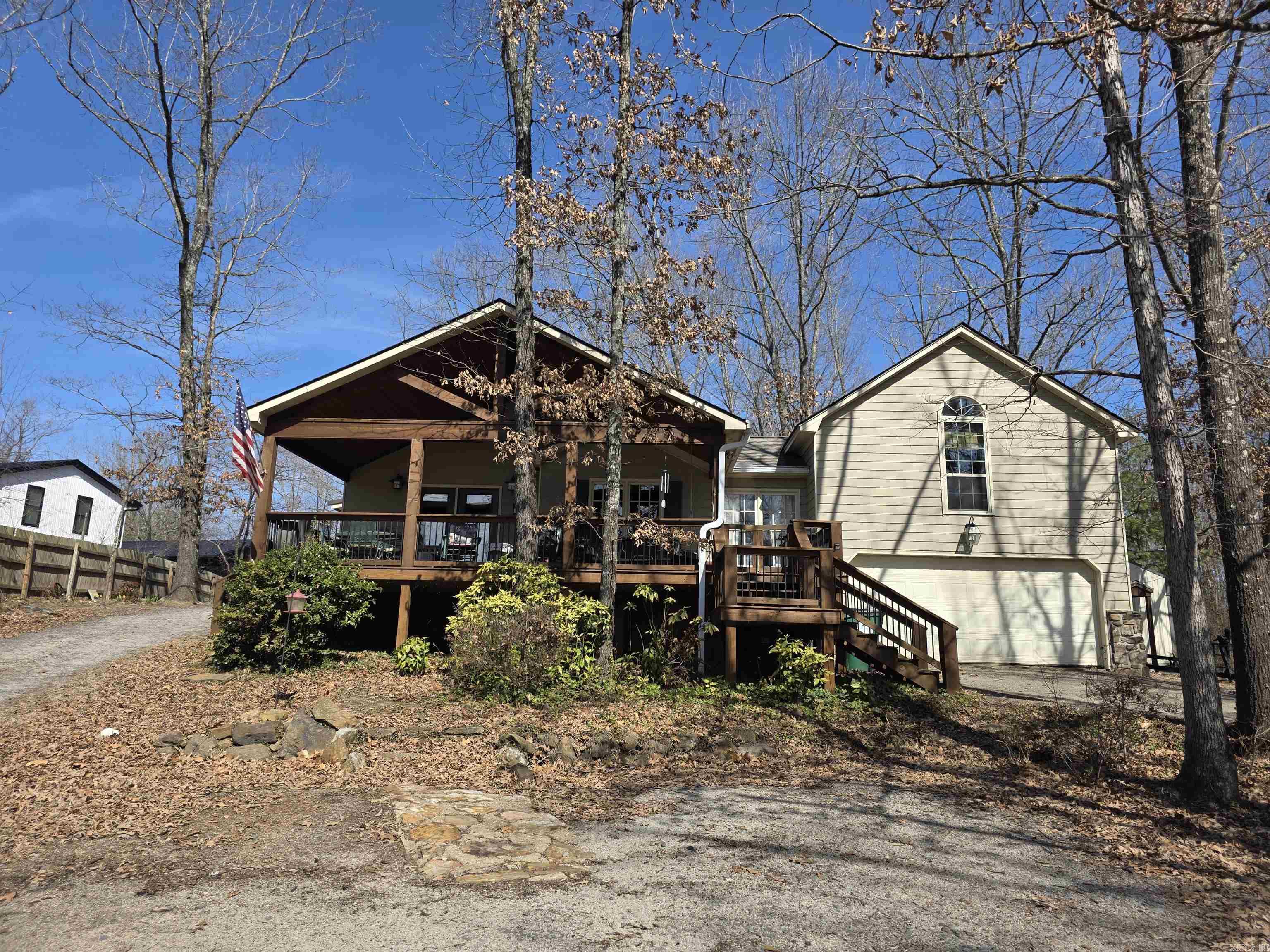 SKYPOINT ESTATES - LAKE - Residential