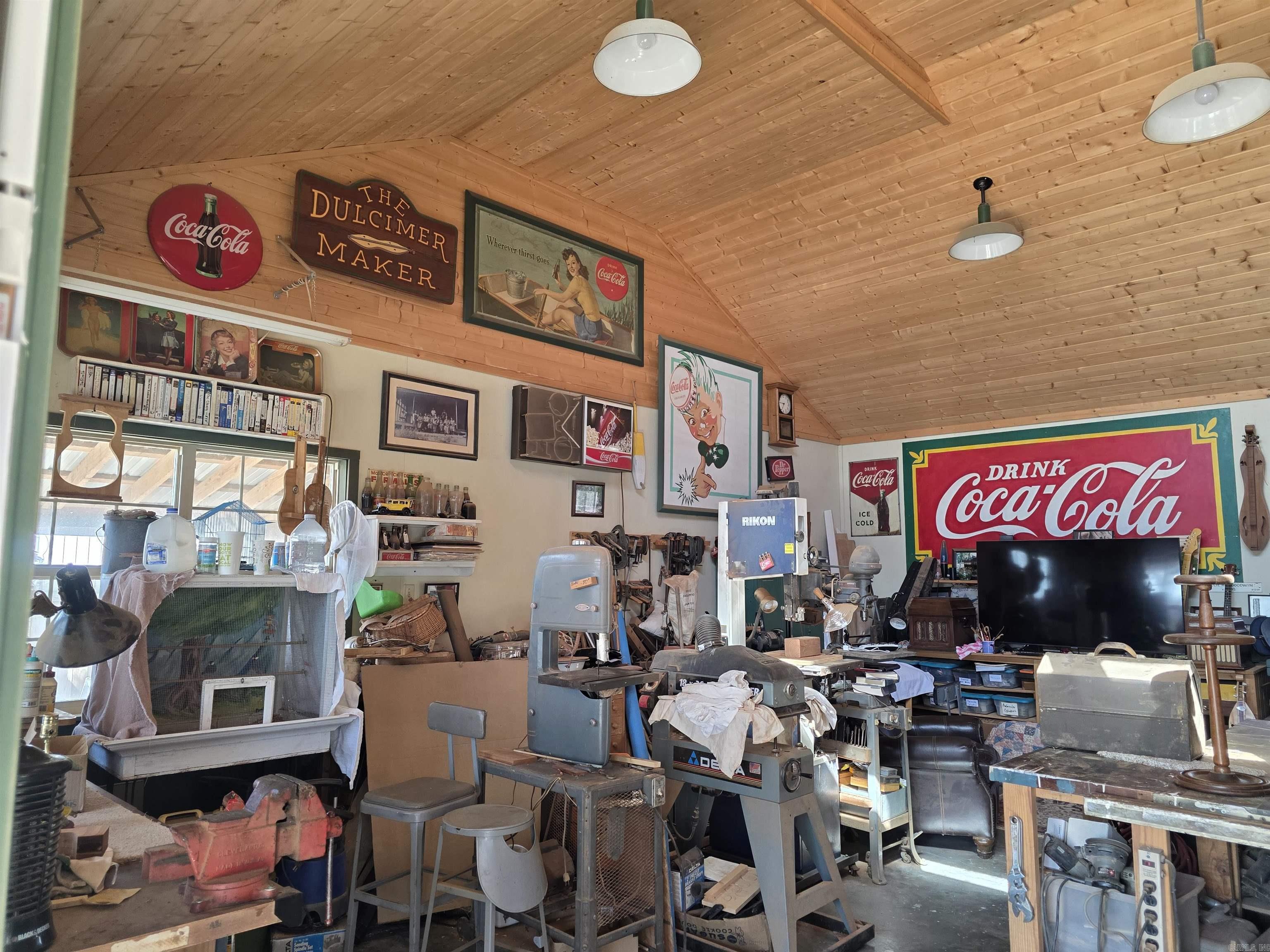 SKYPOINT ESTATES - LAKE - Residential