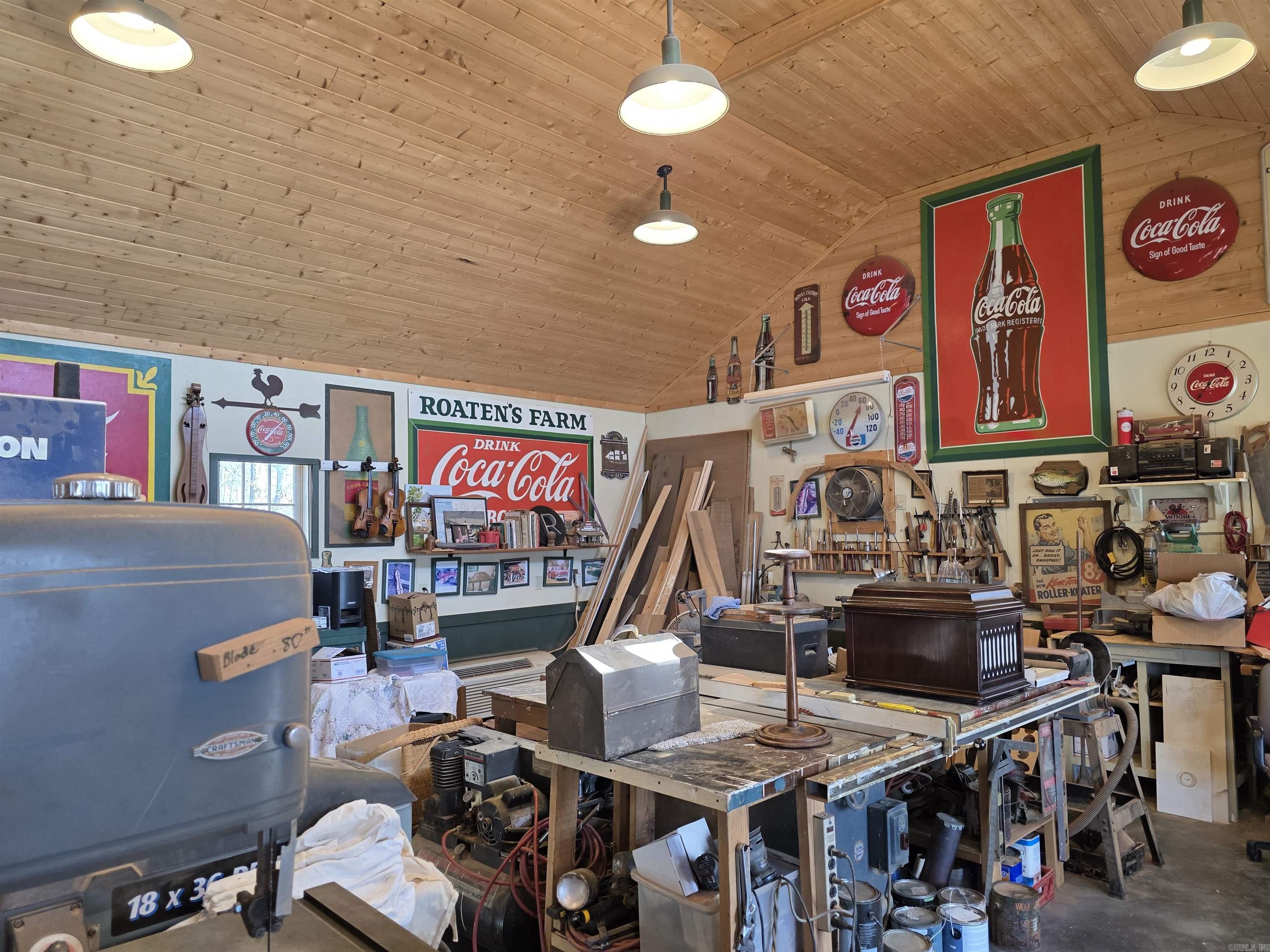 SKYPOINT ESTATES - LAKE - Residential