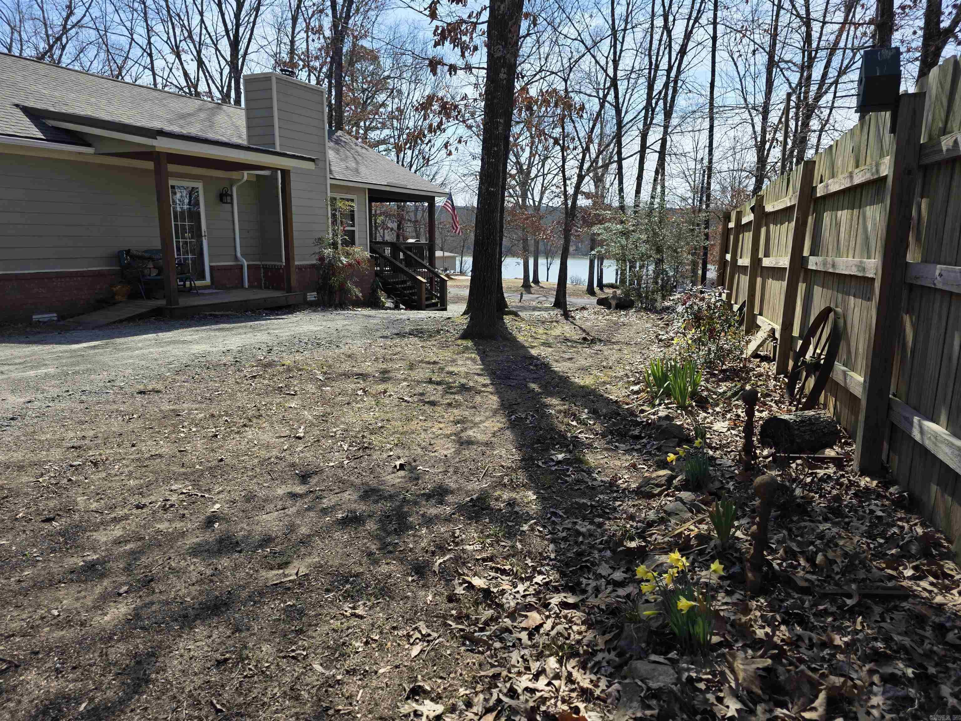 SKYPOINT ESTATES - LAKE - Residential