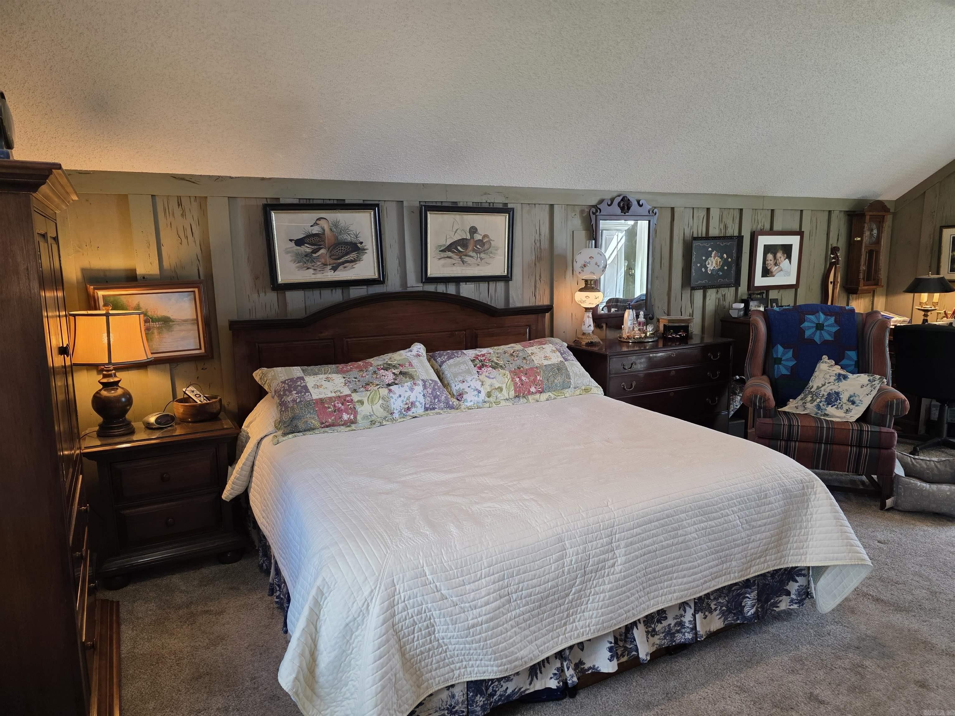 SKYPOINT ESTATES - LAKE - Residential