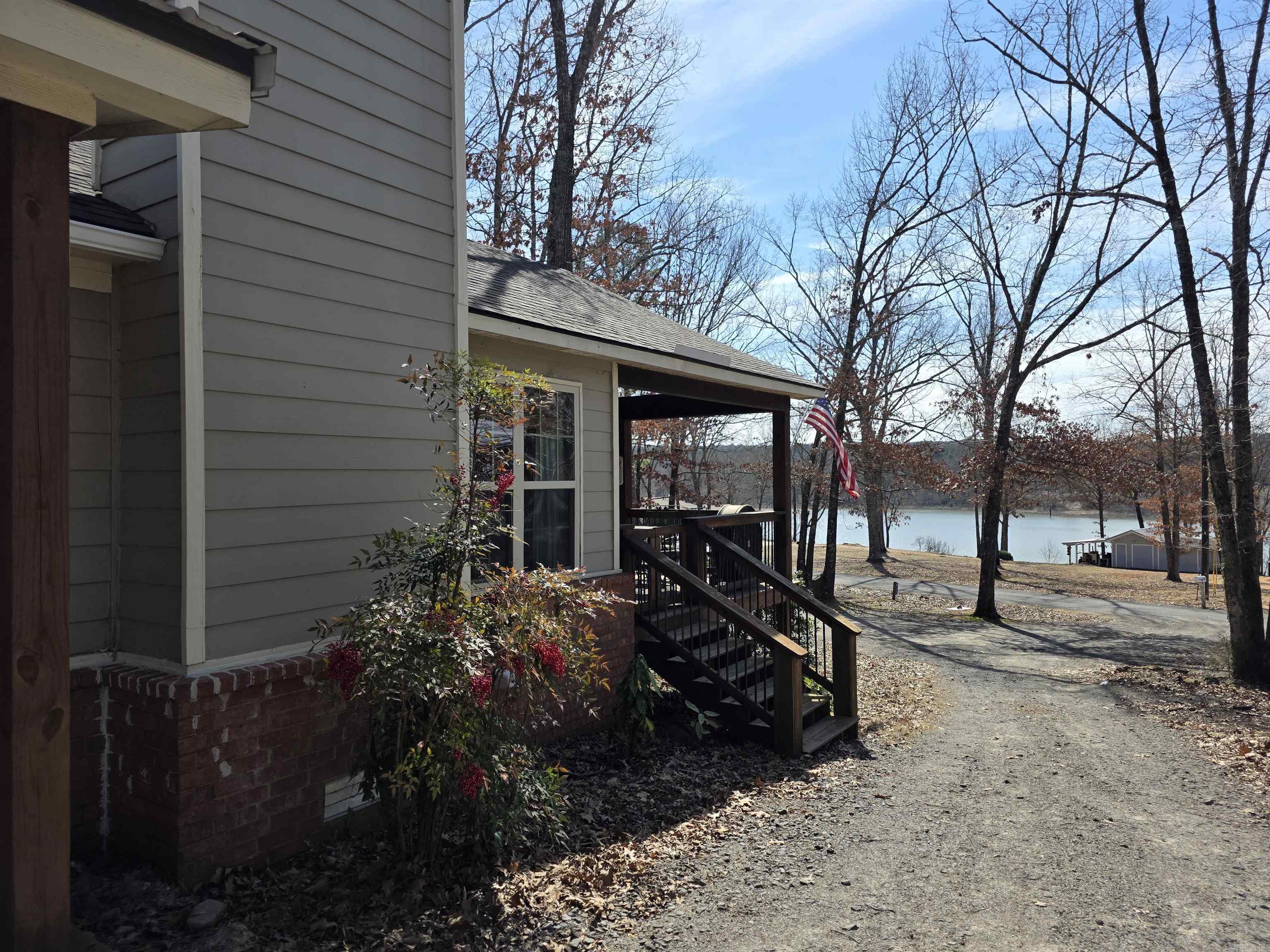 SKYPOINT ESTATES - LAKE - Residential