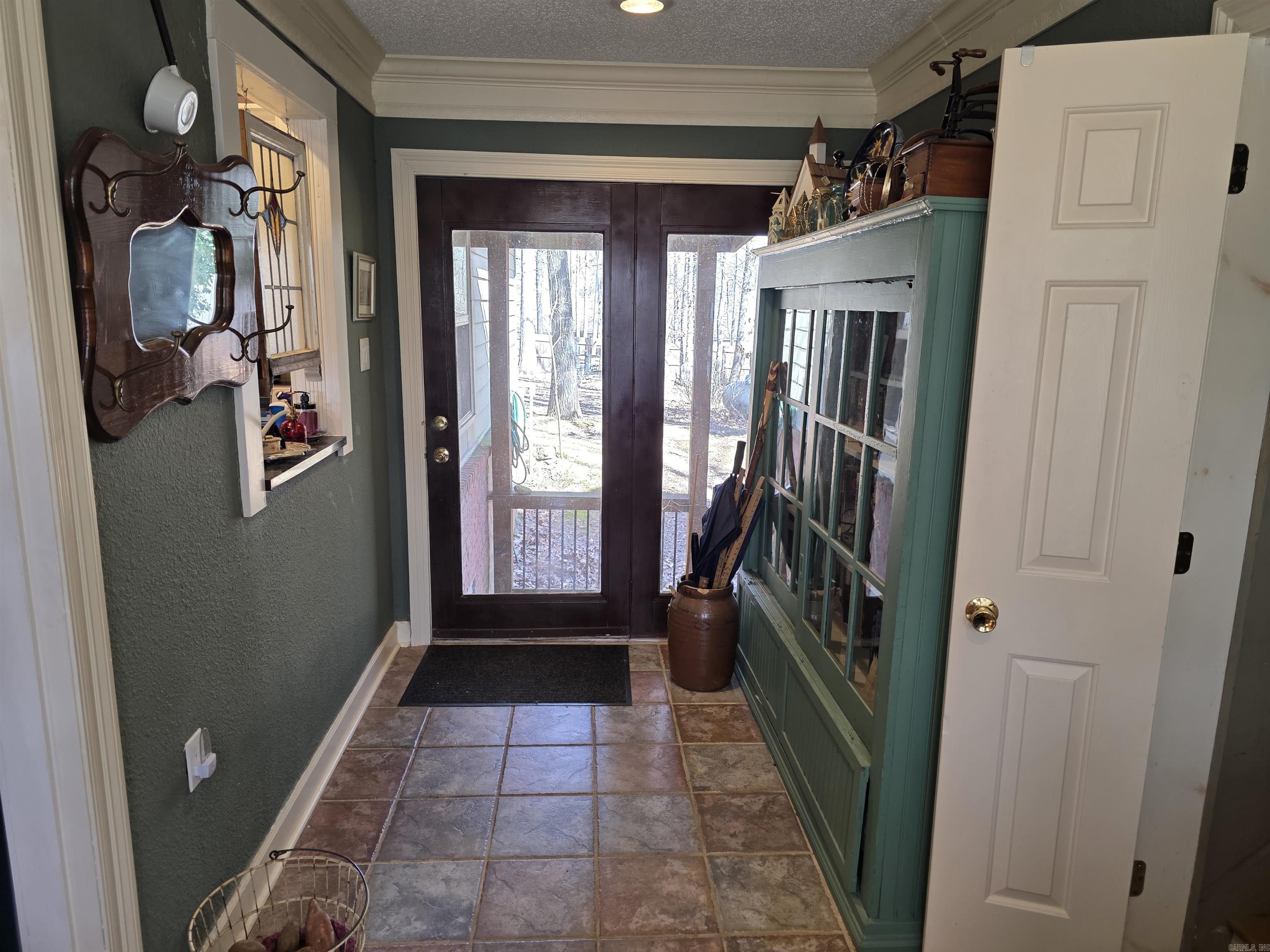 SKYPOINT ESTATES - LAKE - Residential