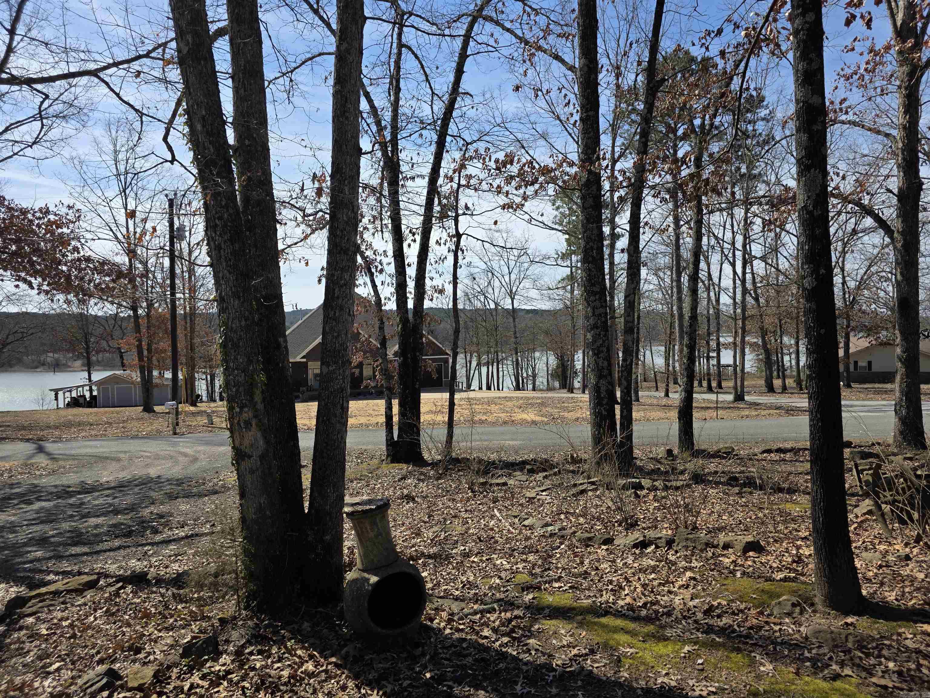 SKYPOINT ESTATES - LAKE - Residential