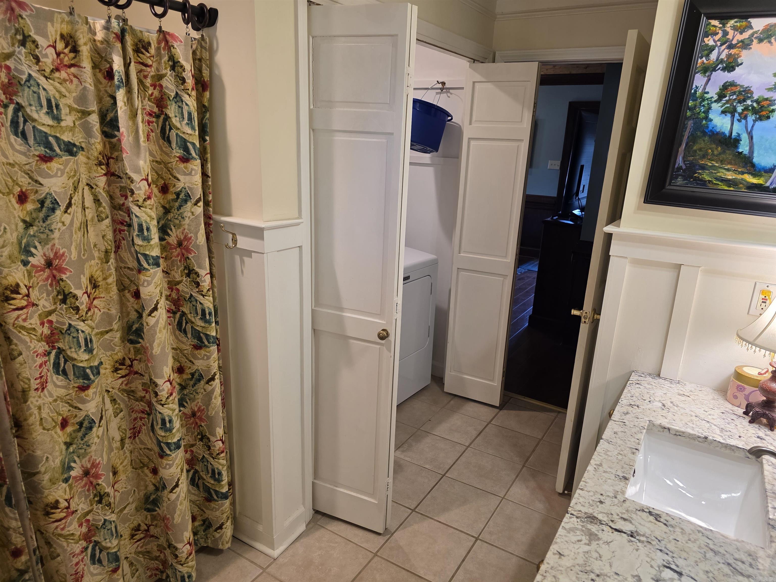 SKYPOINT ESTATES - LAKE - Residential