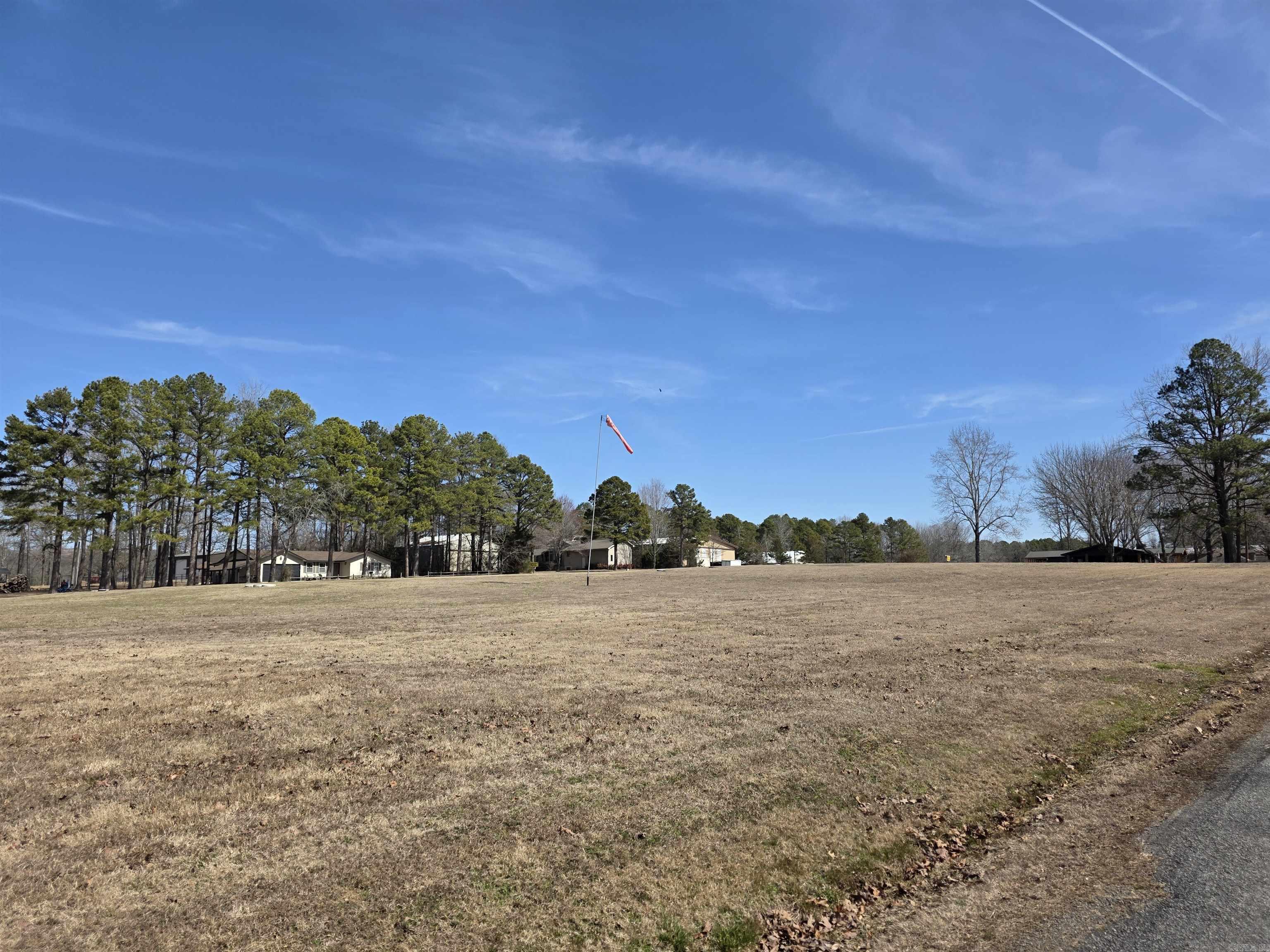 SKYPOINT ESTATES - LAKE - Residential