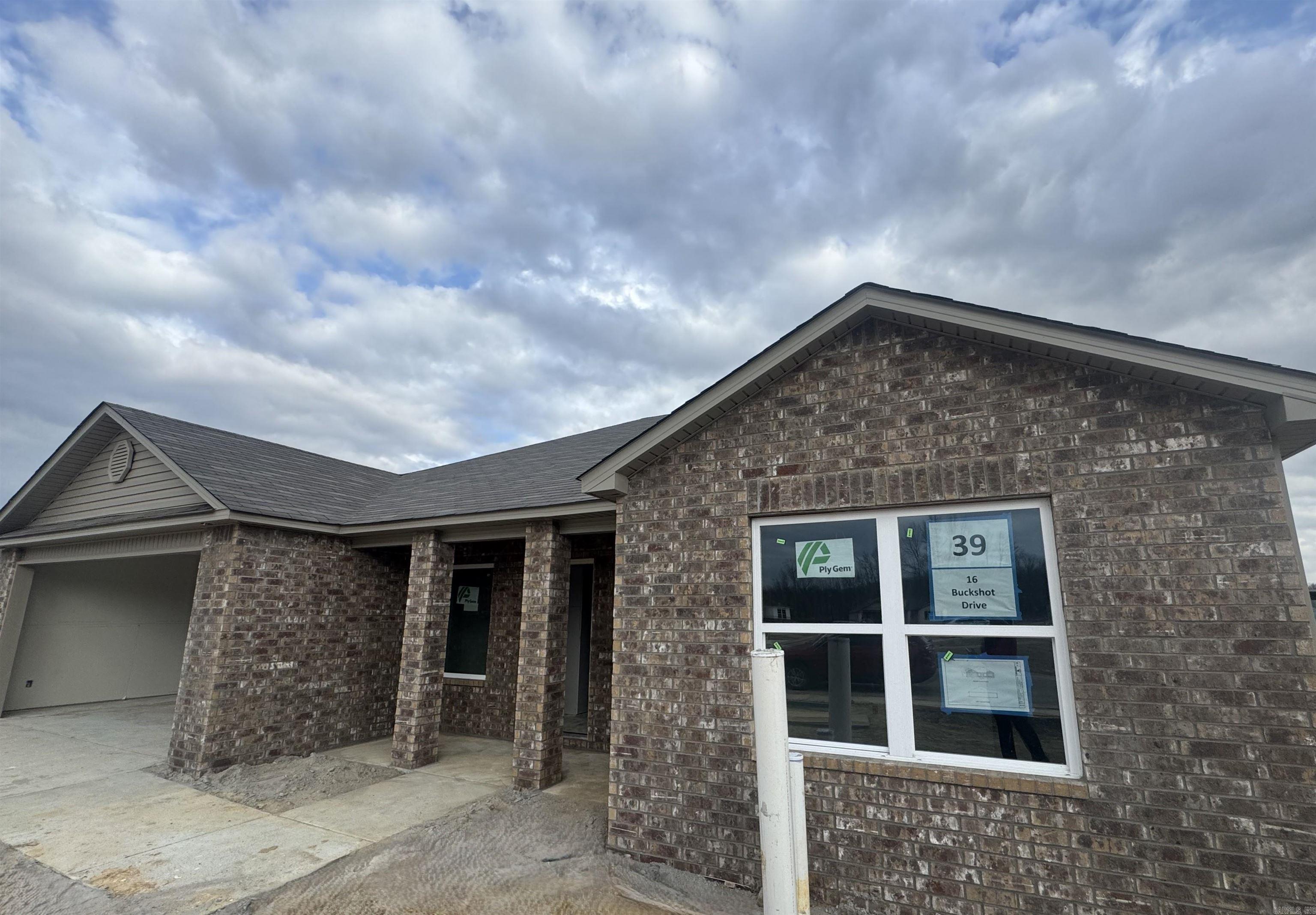 DEERFIELD ESTATES - Residential