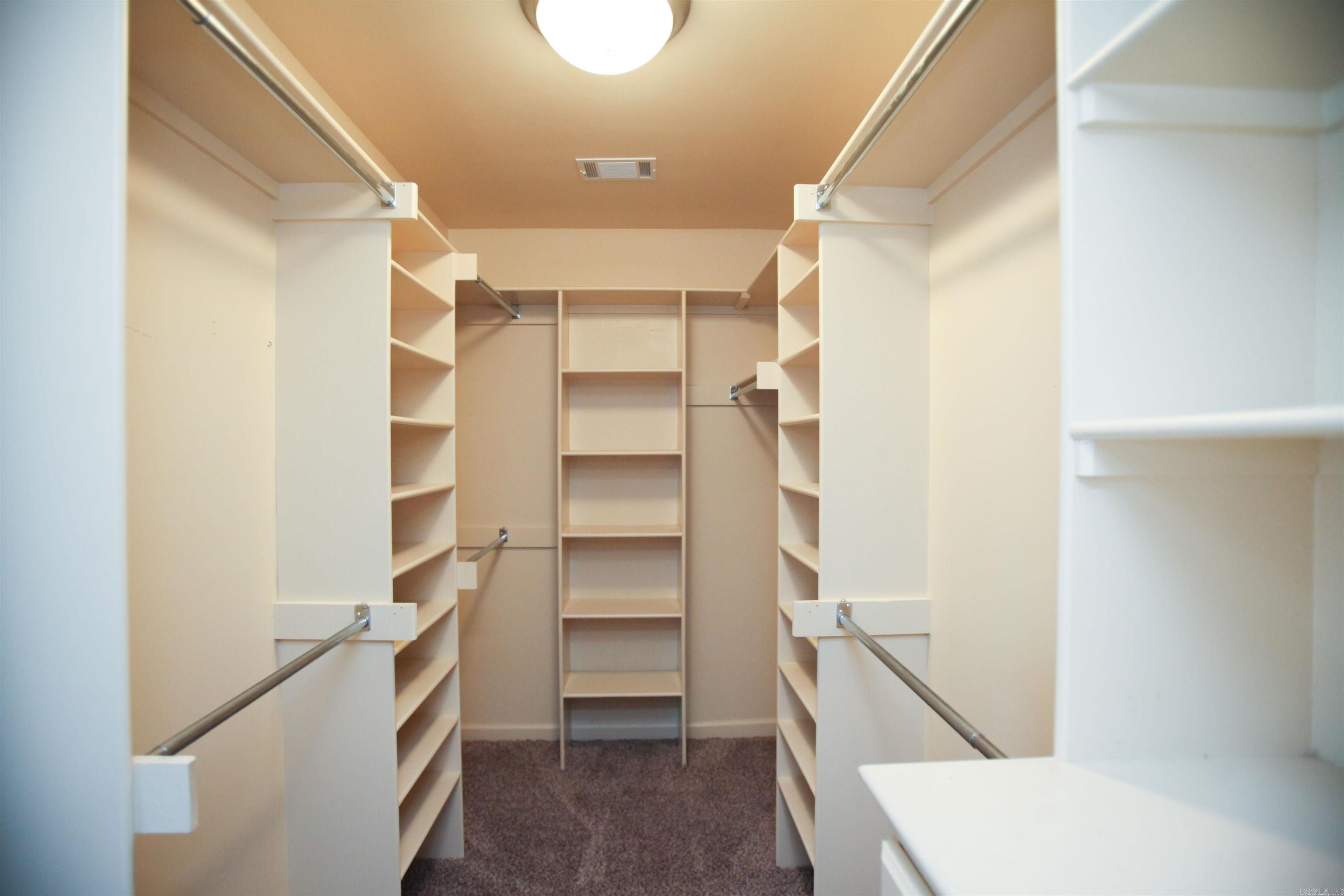 Club Cove - Residential Lease